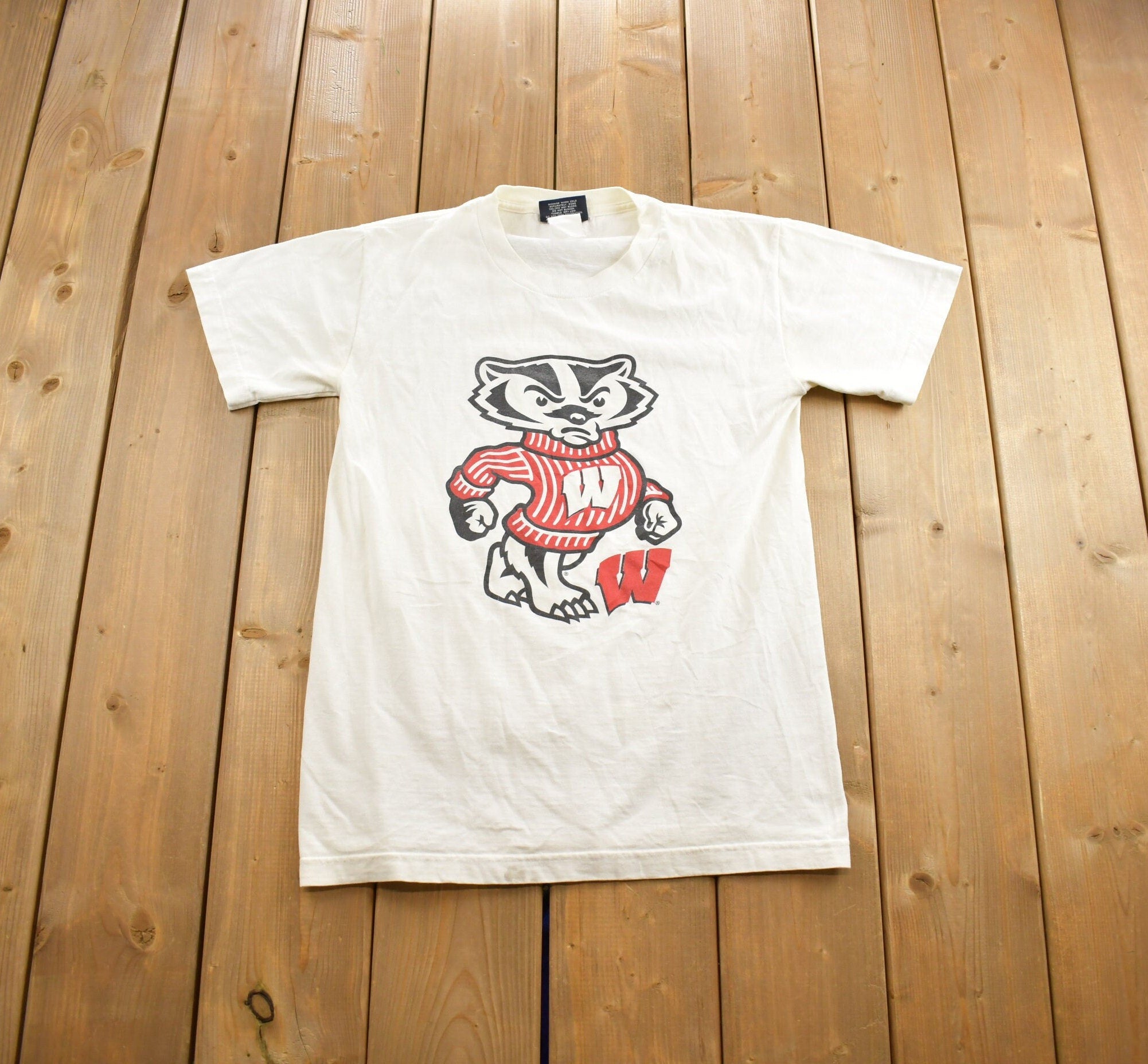 Vintage 1990s University of Wisconsin Badgers Jansport Graphic T-Shirt Made In USA