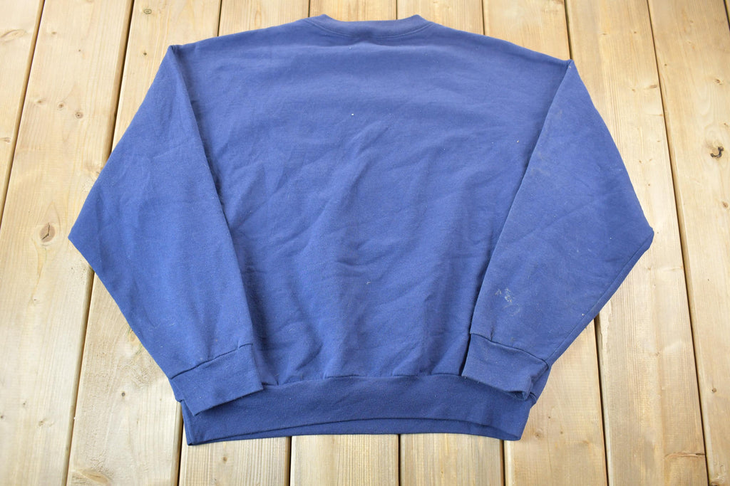 Vintage 1990s Graphic and Embroidered Quebec Sailing Crewneck Sweatshirt