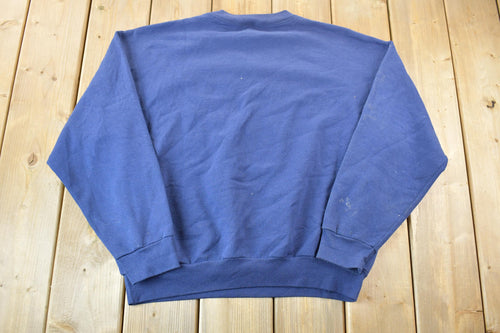 Vintage 1990s Graphic and Embroidered Quebec Sailing Crewneck Sweatshirt