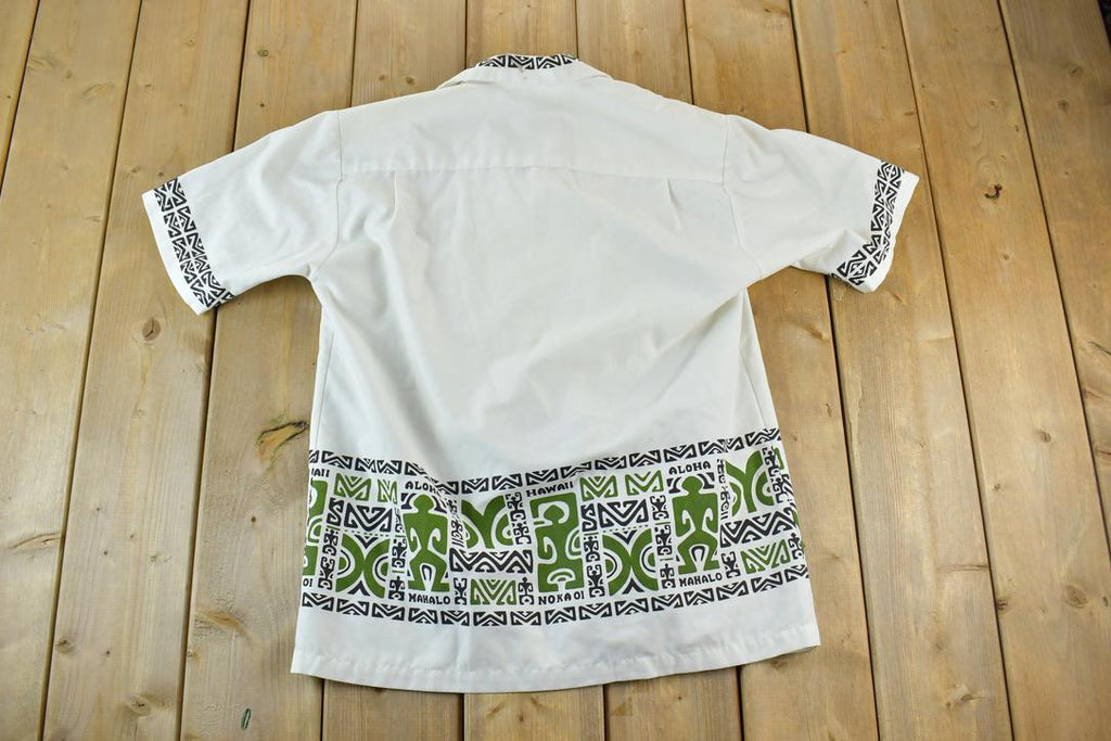 Vintage 1970s Hawaiian Souvenir Graphic Print Button Up