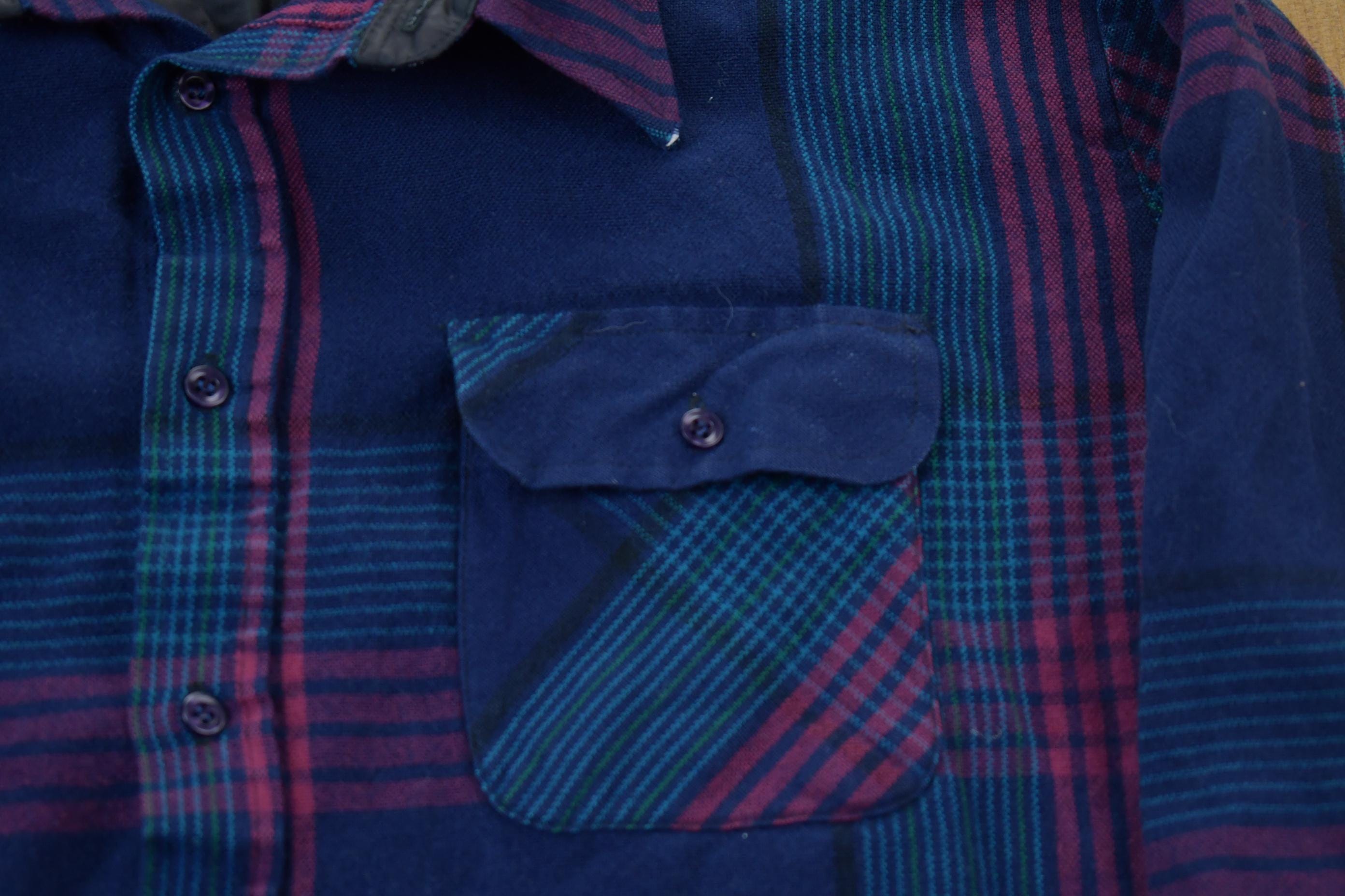 Vintage 1990s BackPackers Souvenir Plaid T-Shirt