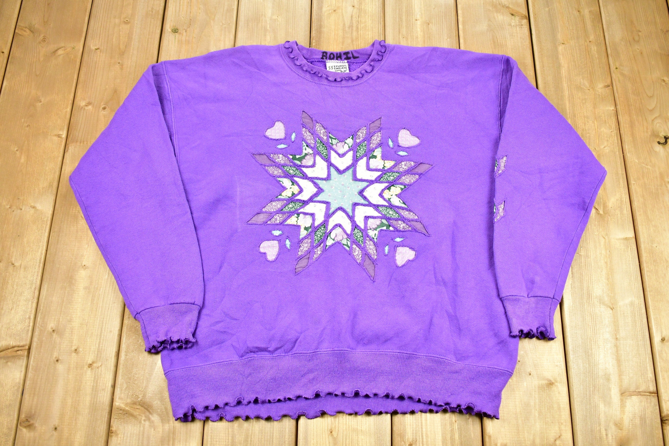 Vintage 1990s Heart Graphic Embroidered Cute Crewneck Sweater