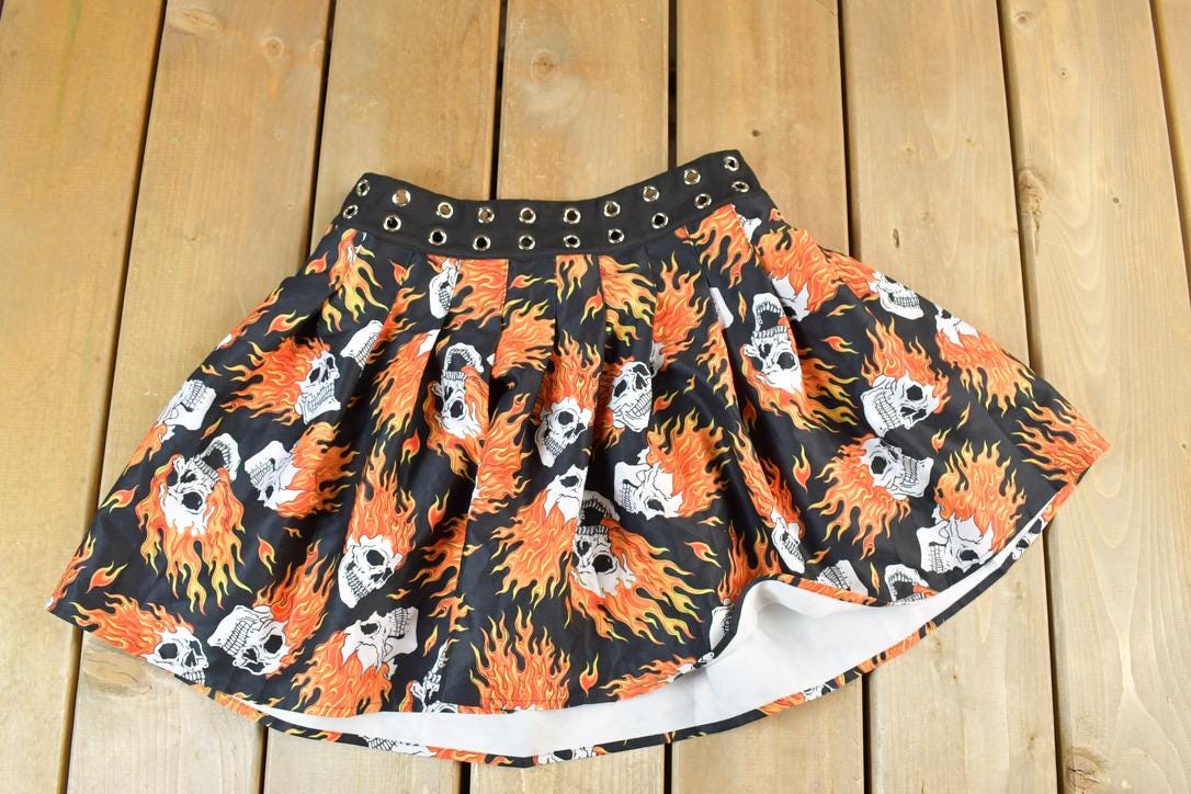 Vintage 1990s Fire Skulls Skirt Size S