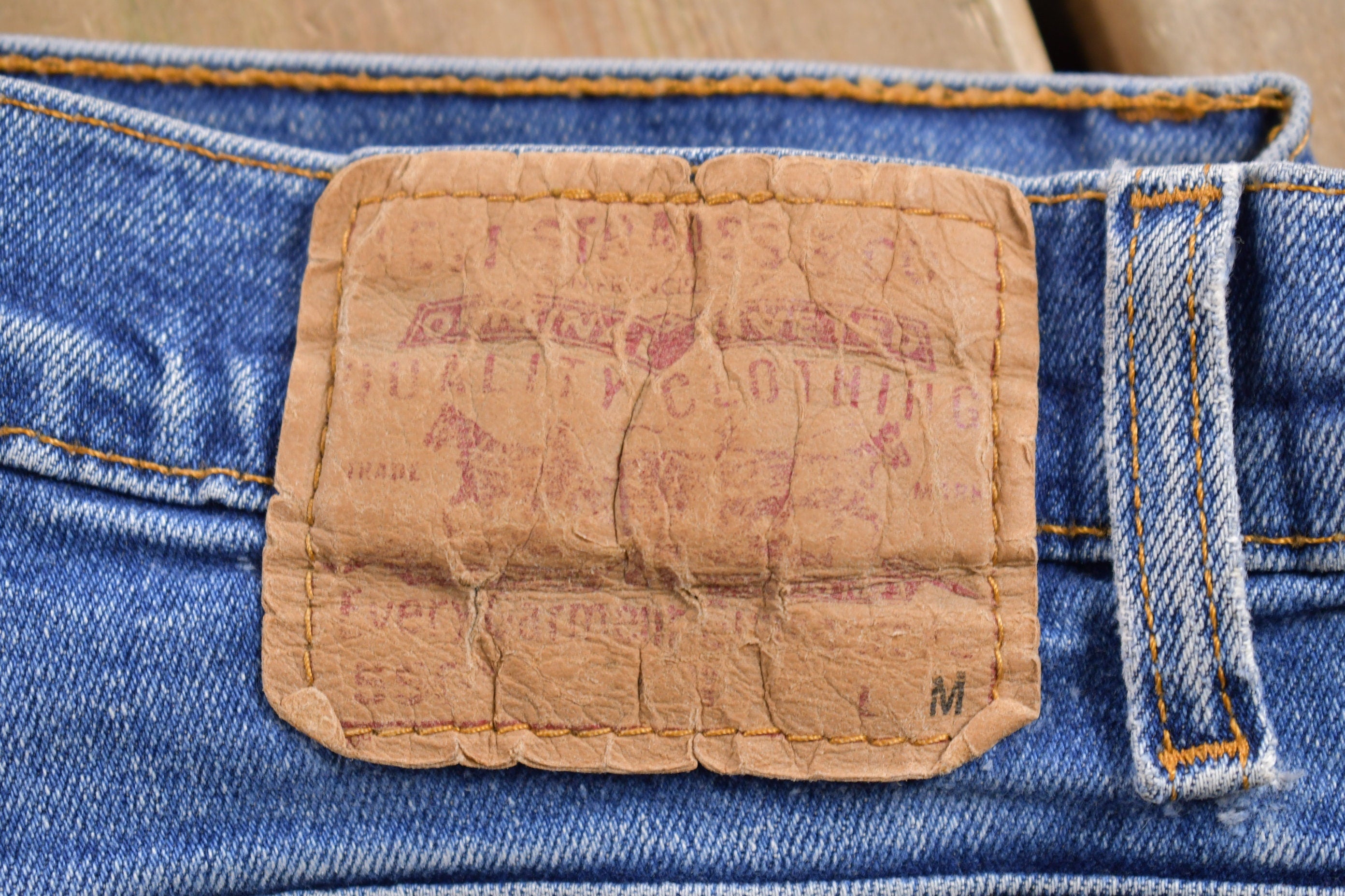 Vintage 1990s Levi's 550 Red Tab Denim Jeans Size 31 x 29.5