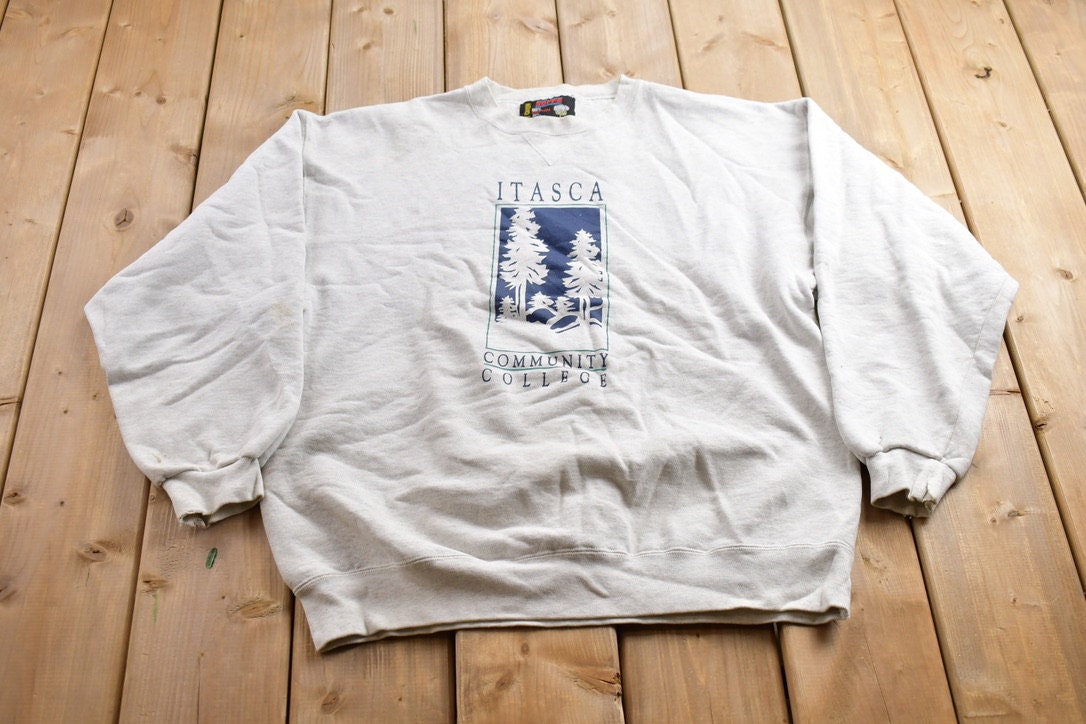 Vintage 1990s Minnesota Itasca Community College Collegiate Crewneck