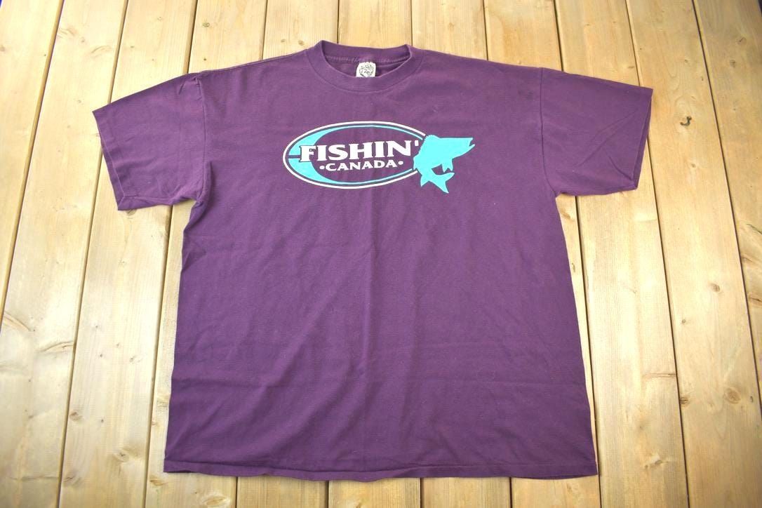 Vintage 1990s Fishin' Canada Graphic T-Shirt