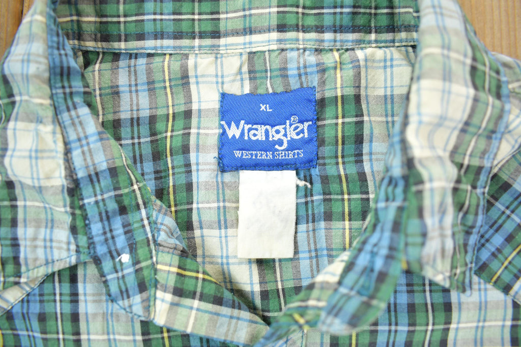 Vintage Wrangler Plaid Button Up Shirt