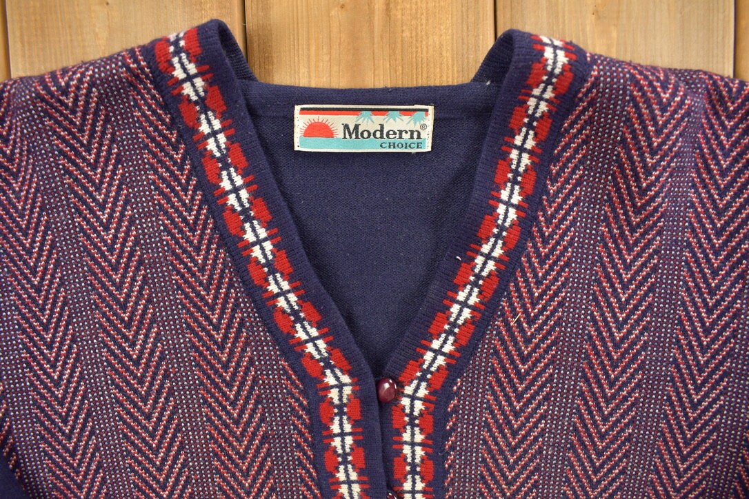 Vintage 1980s Cardigan Button Up Sweater / Outdoor & Wilderness / Pullover Sweatshirt / Modern Choice