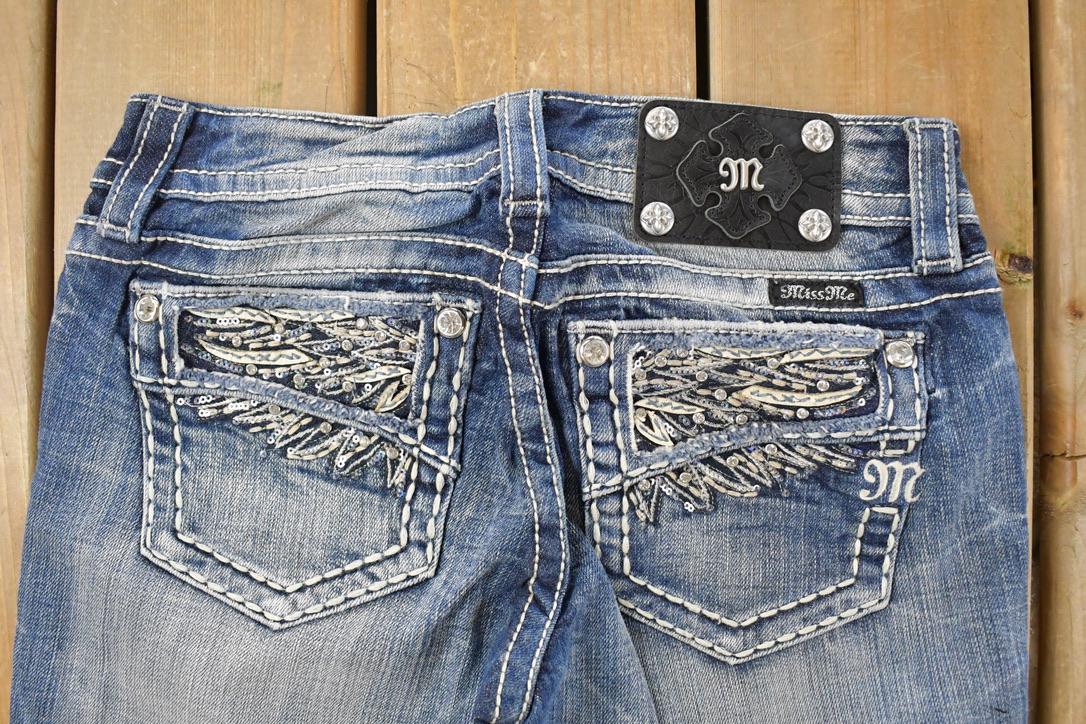 Vintage Deadstock Y2K Miss Me Bedazzled Low Rise Jeans Women's Size 26x31
