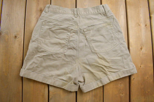 Vintage 1990s Looney Tunes Tweety Bird Beige Shorts Size 28 / 90s Shorts / Streetwear Fashion / Bottoms / Bugs Bunny/ Jorts