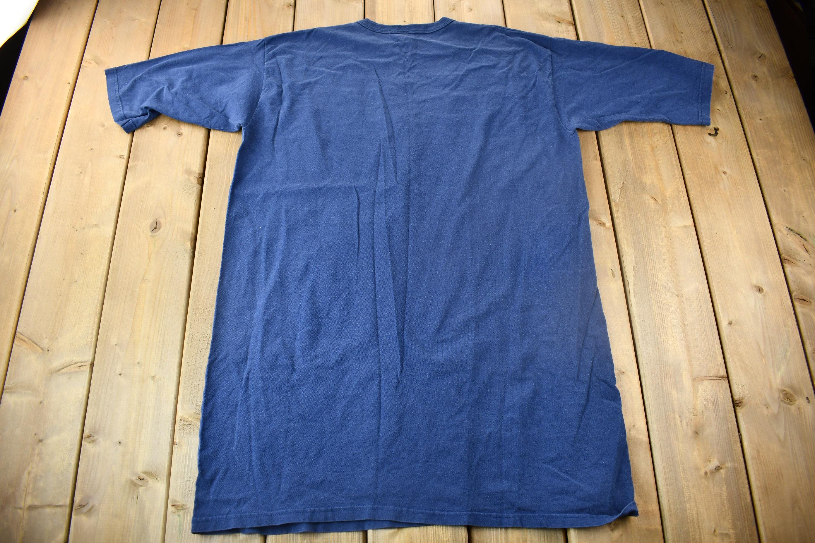 Vintage 1990s A Goodnight Kiss Hersheys Graphic Sleep Shirt