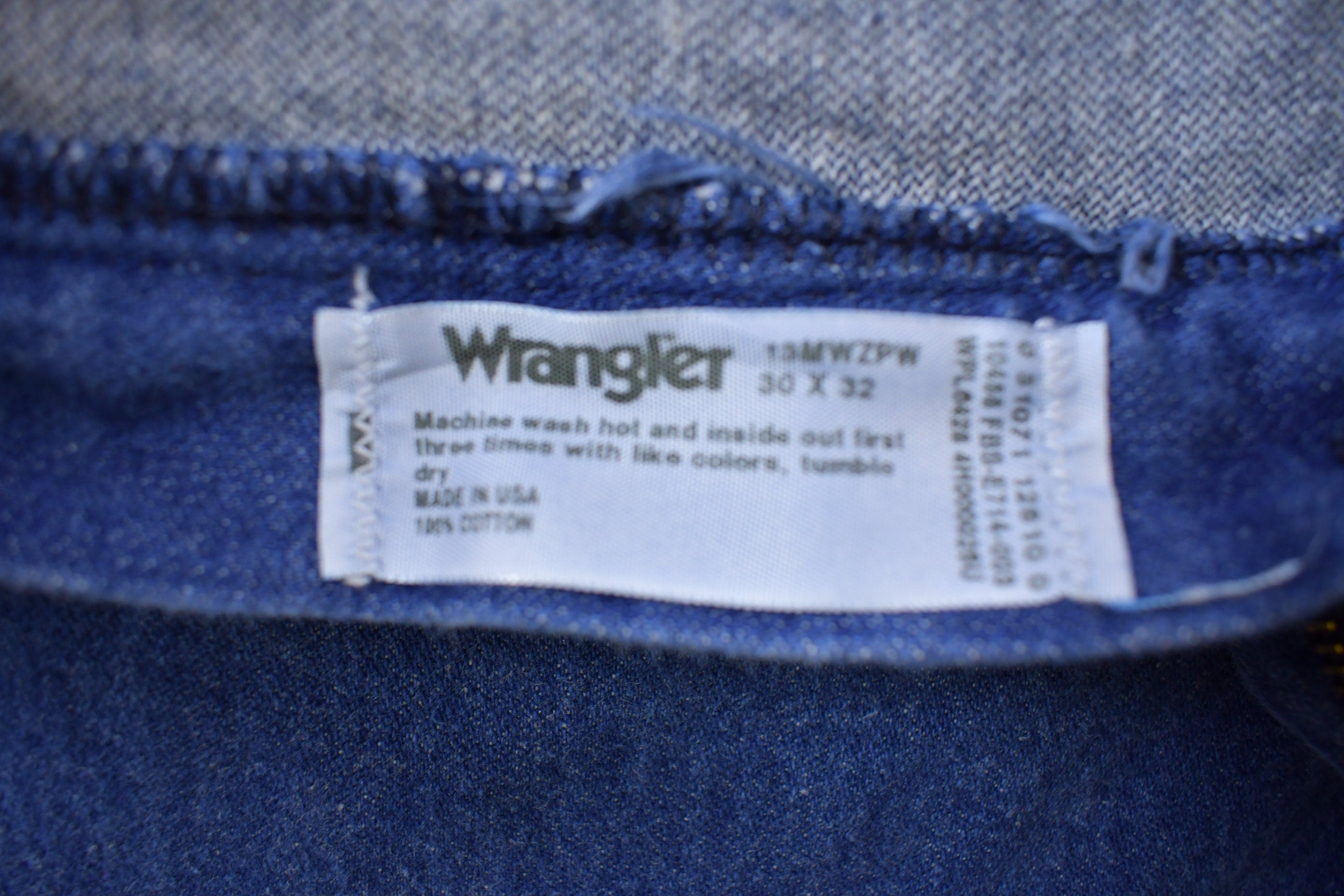 Vintage 1990's Wrangler Made in USA Dark Blue Jeans 26 x 31