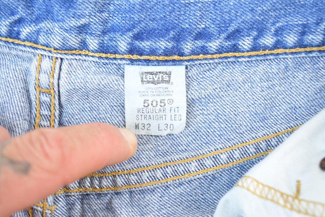 Vintage 1990s Levi Strauss Red Tab Denim Jeans Size 32 x 30 Made In USA