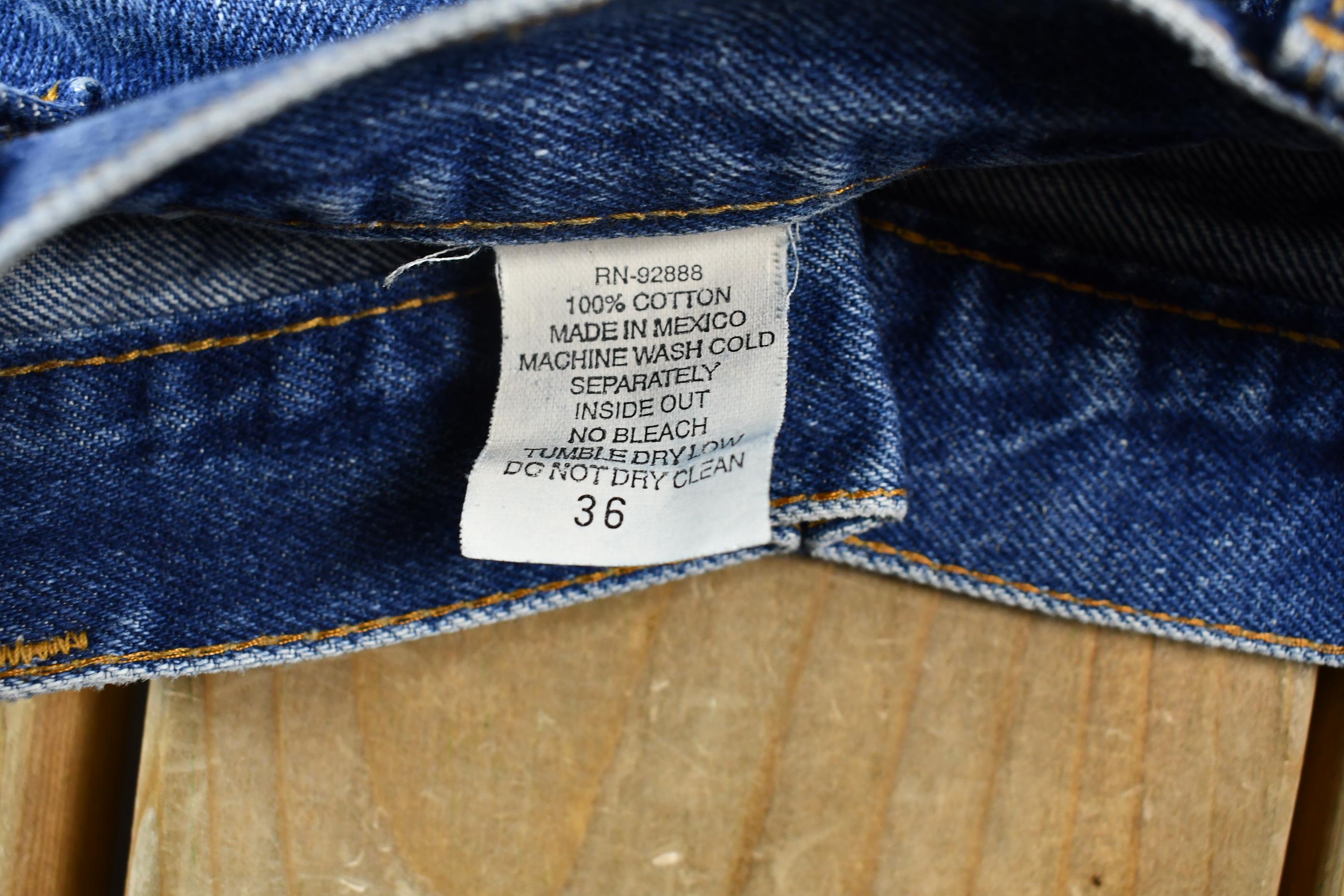 Vintage 2000s Dark Wash Jean Shorts Size 30 x 10