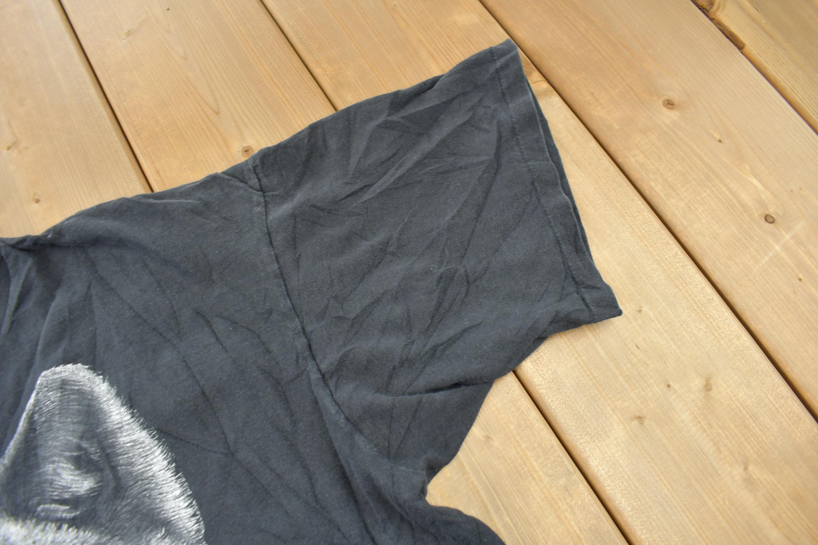 Vintage 1995 Grey Wolf Theme All Over Print Graphic T-Shirt