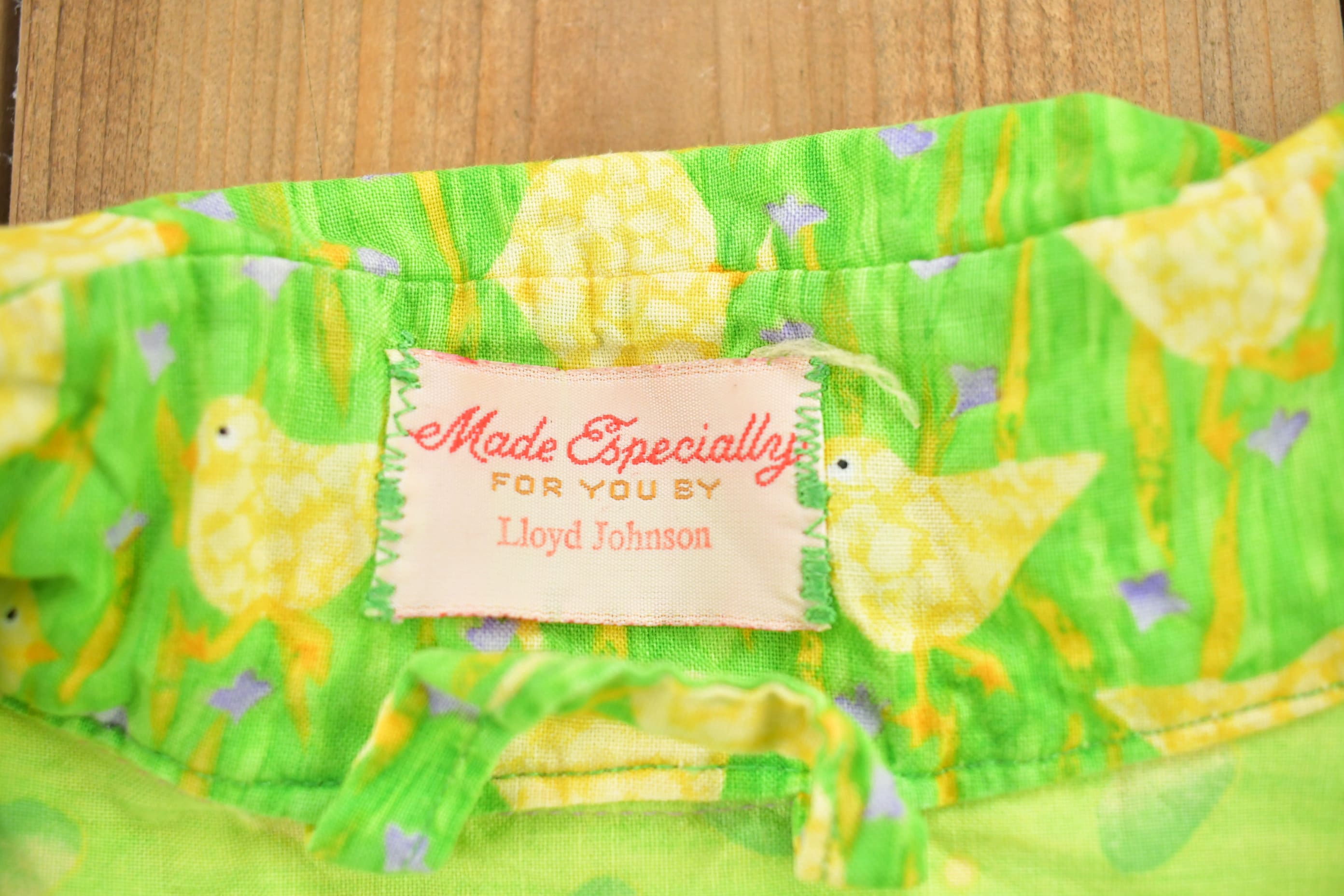 Vintage 1990s Lloyd Johnson Duckling Pattern Button Up Shirt