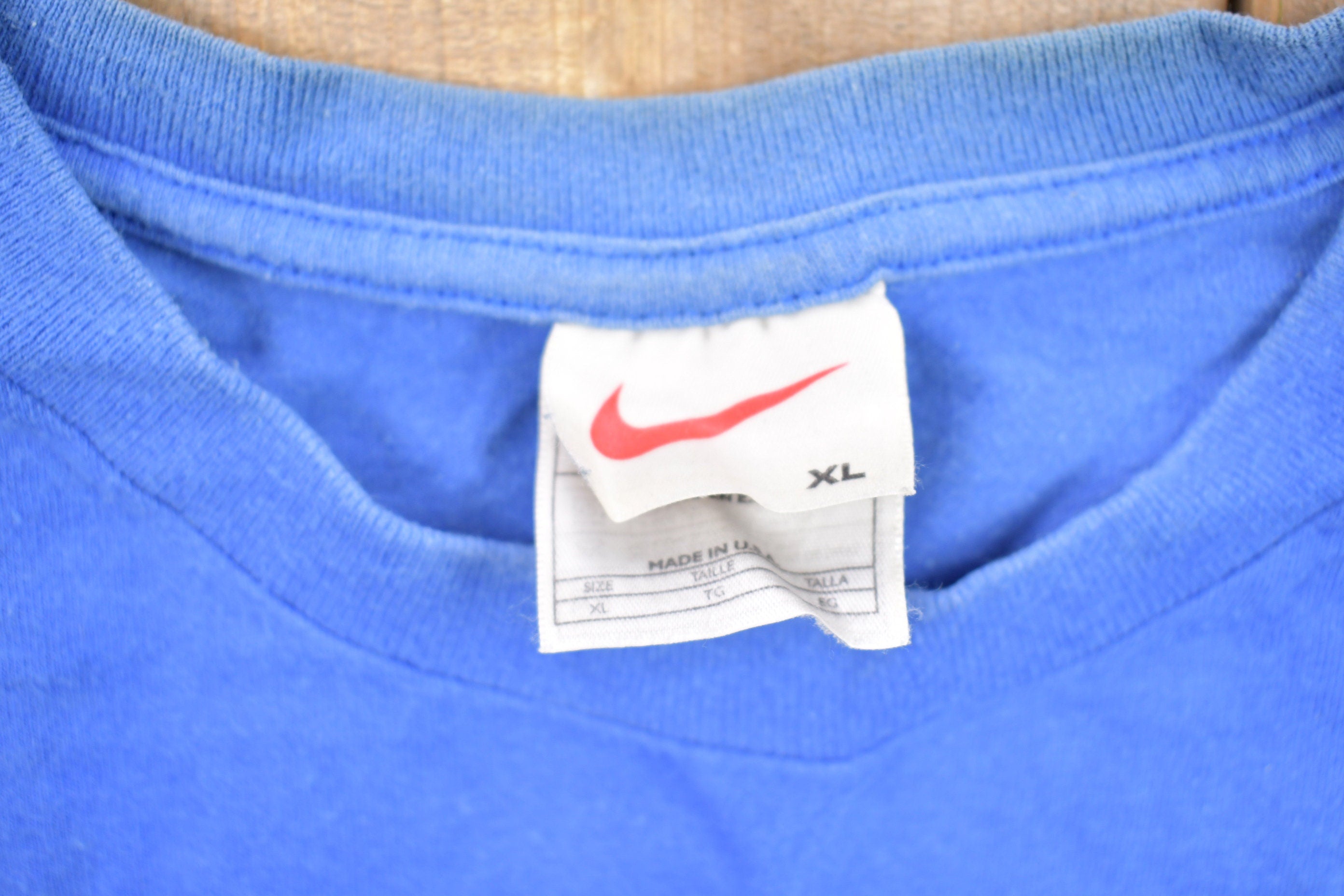 Vintage 1990s Nike Embroidered Swoosh Cropped Graphic T-Shirt