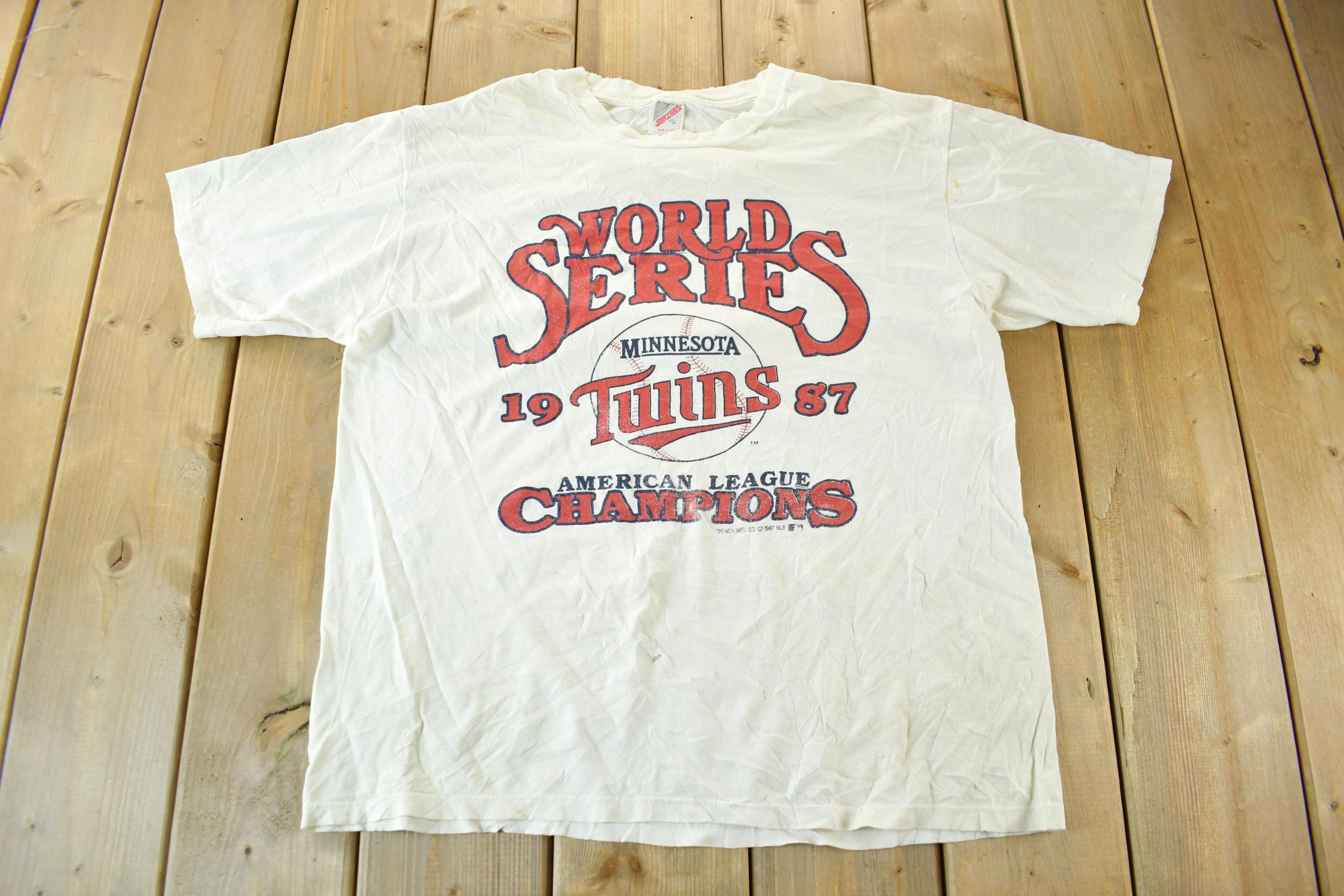Vintage 1987 Minnesota Twins MLB Graphic T-Shirt