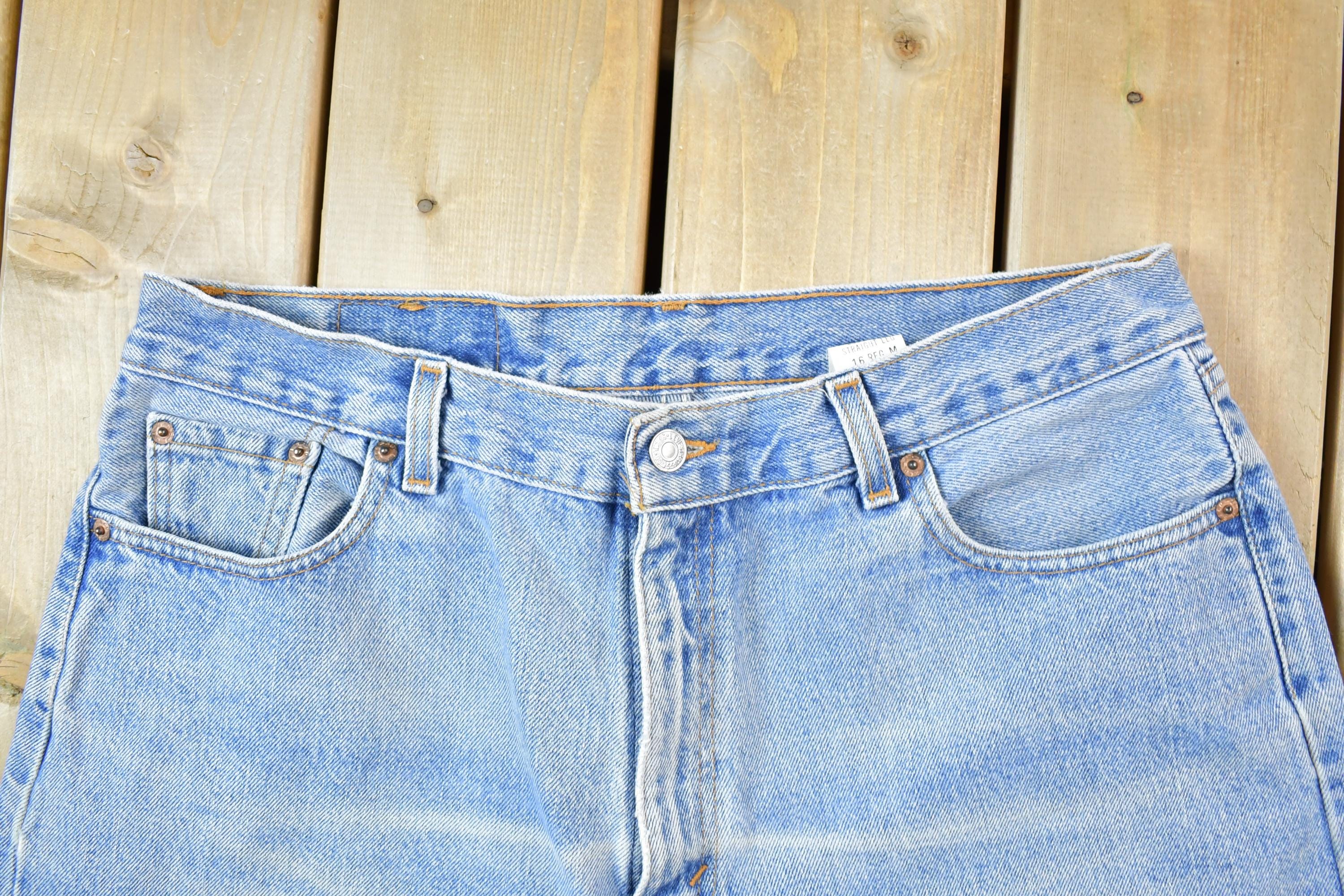 Vintage 1990s Levis Red Tab Denim Jeans 560 Size 34 x 30