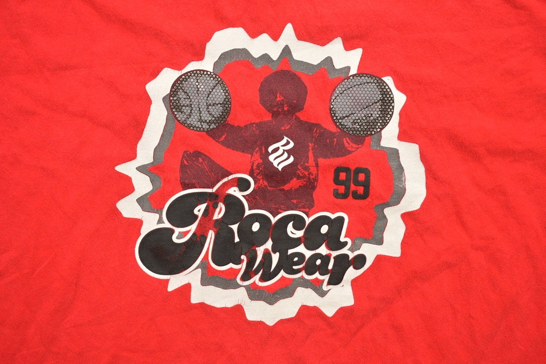 Vintage 1990s Roca Wear Basketball Graphic T-Shirt