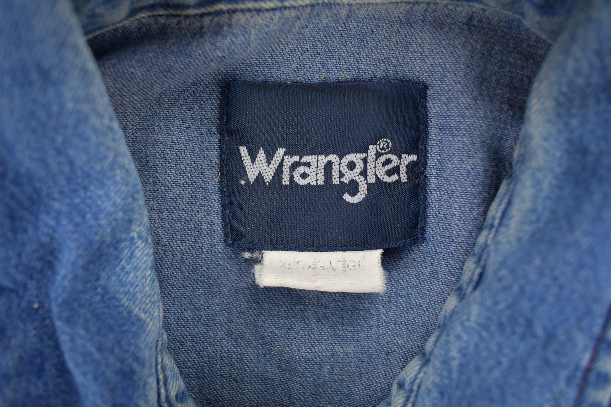 Vintage 1990s Wrangler Western Style Denim Short Sleeve Button Up Shirt
