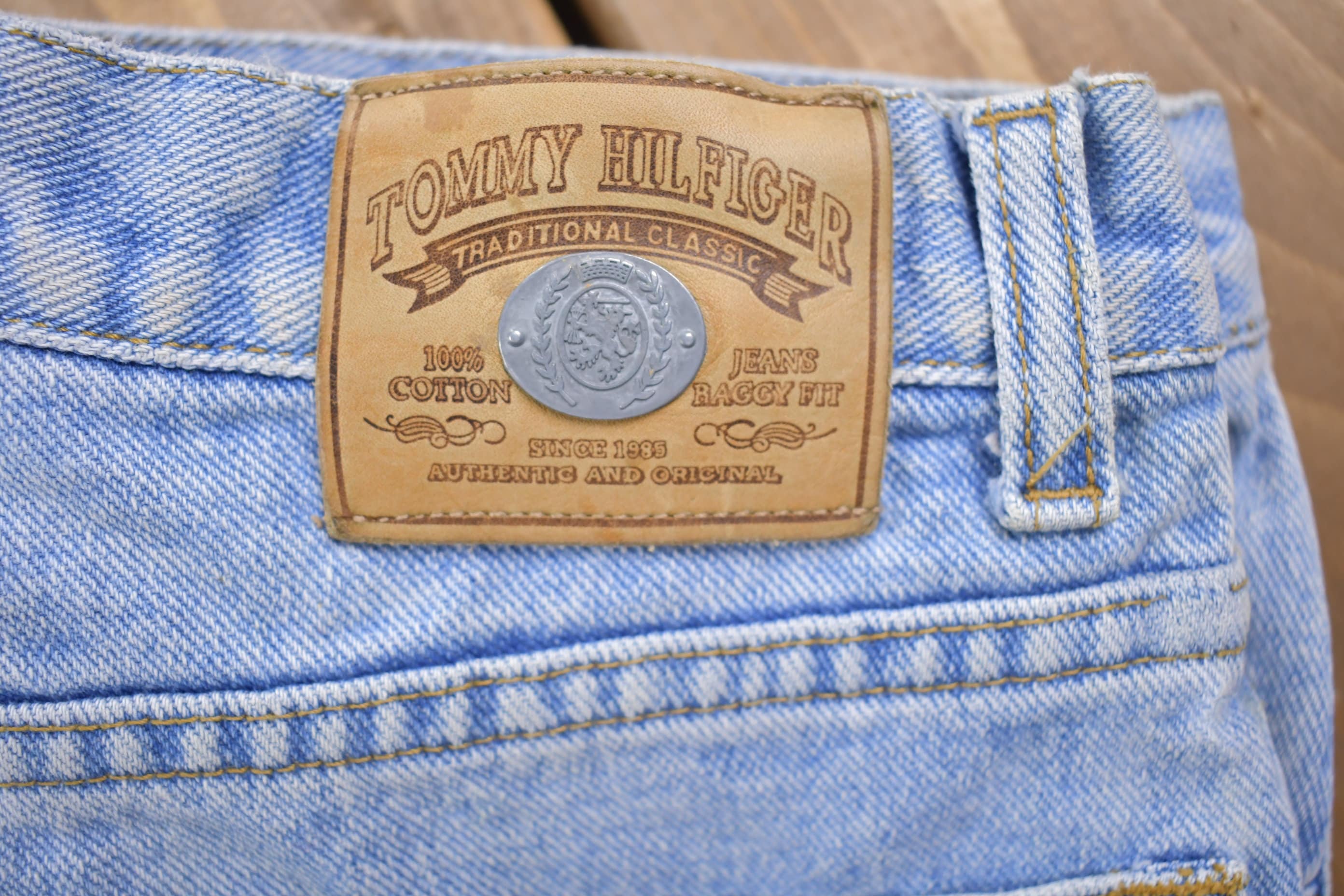 Vintage 1990s Tommy Hilfiger Light Wash Denim Jeans 30 x 28
