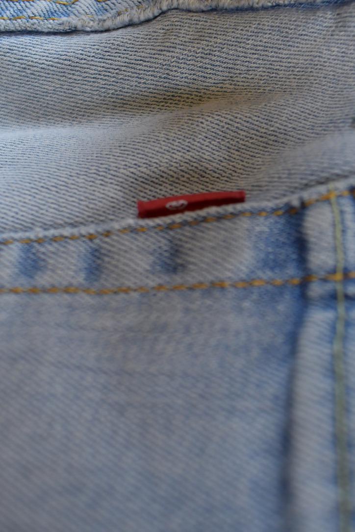Vintage 1990s Levi Strauss Red Tab Denim Jeans Size 29 x 32