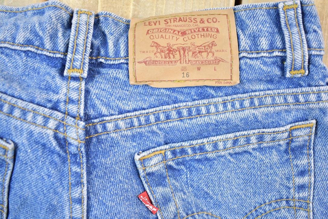 Vintage 1990s Levi Strauss Red Tab Denim Jeans Size 24 x 26