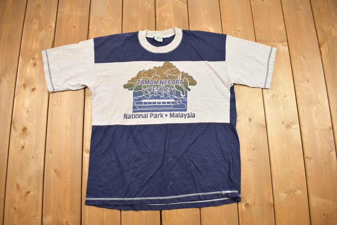 Vintage 1980s Taman Negara Resort Malaysia National Mark Souvenir T Shirt