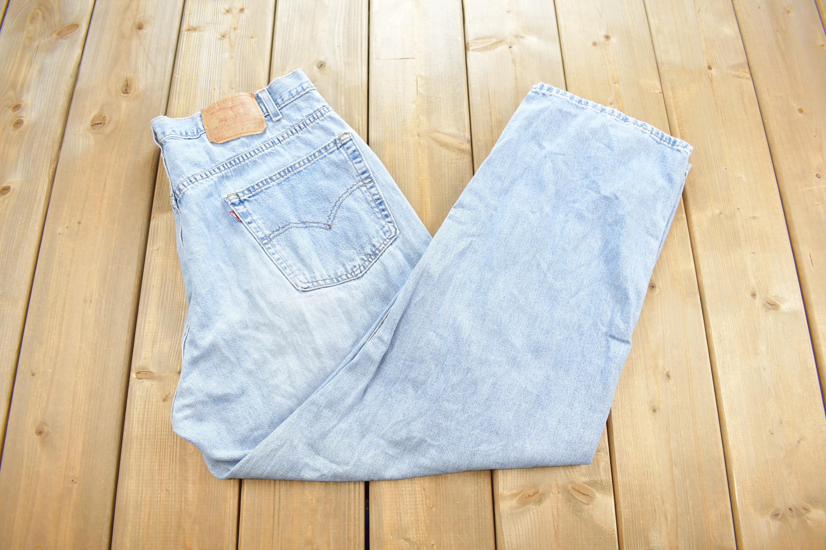Vintage 1990s Levi's 569 Light Wash Jeans Size 38x30