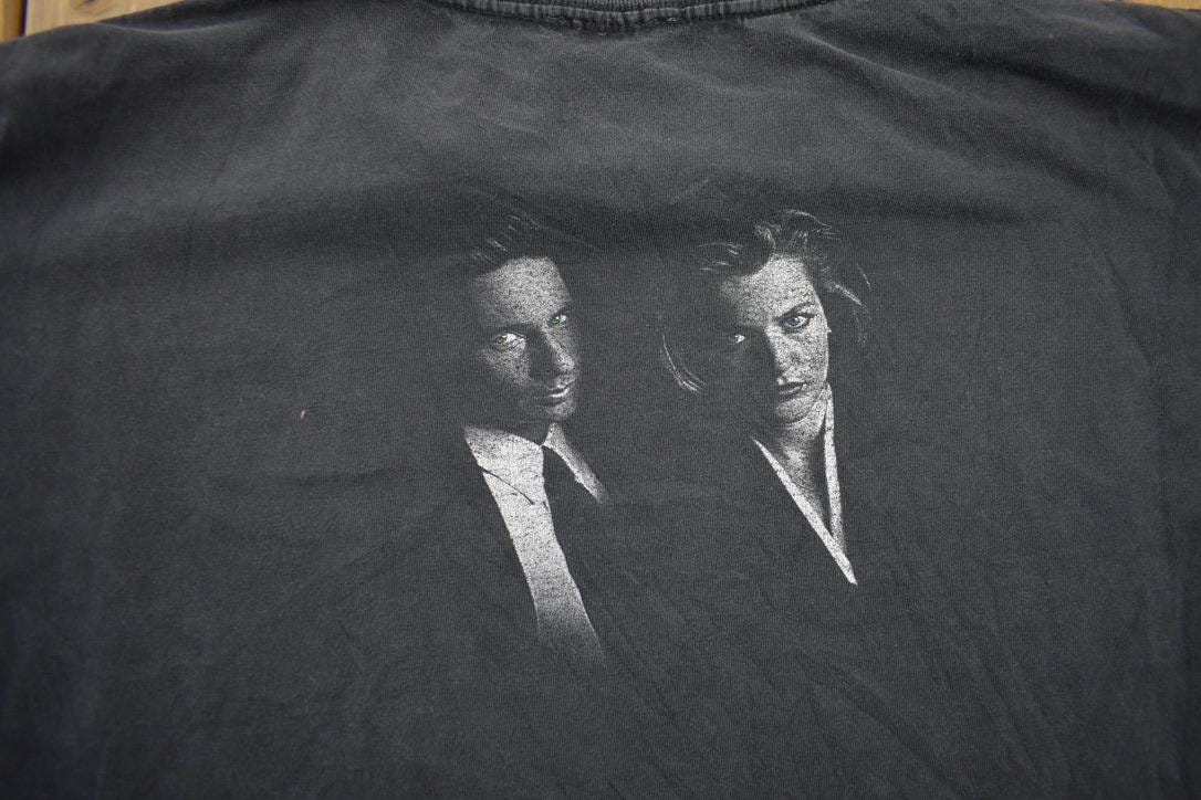 Vintage 1990s The X Files Graphic T-Shirt