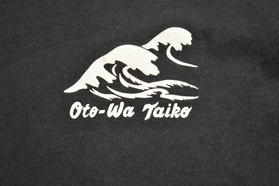 Vintage 1990s Oto-Wa Taiko Waves Graphic T-Shirt