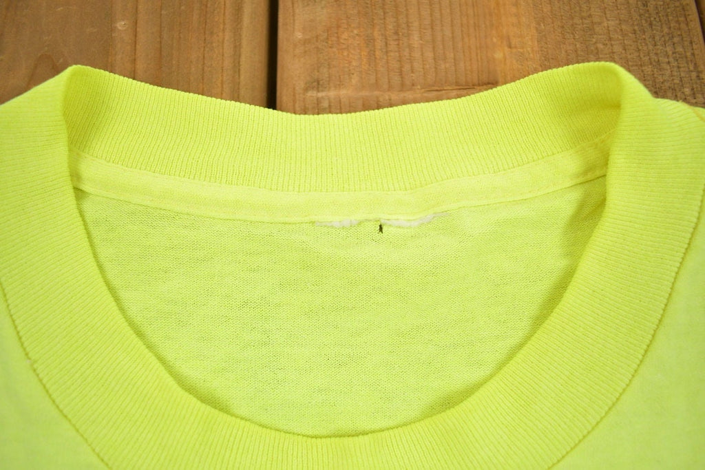 Vintage 1980s University of North Carolina Collegiate T-Shirt / NCAA Tee / Americana / Sportswear / Vintage Basketball / 80s UNC