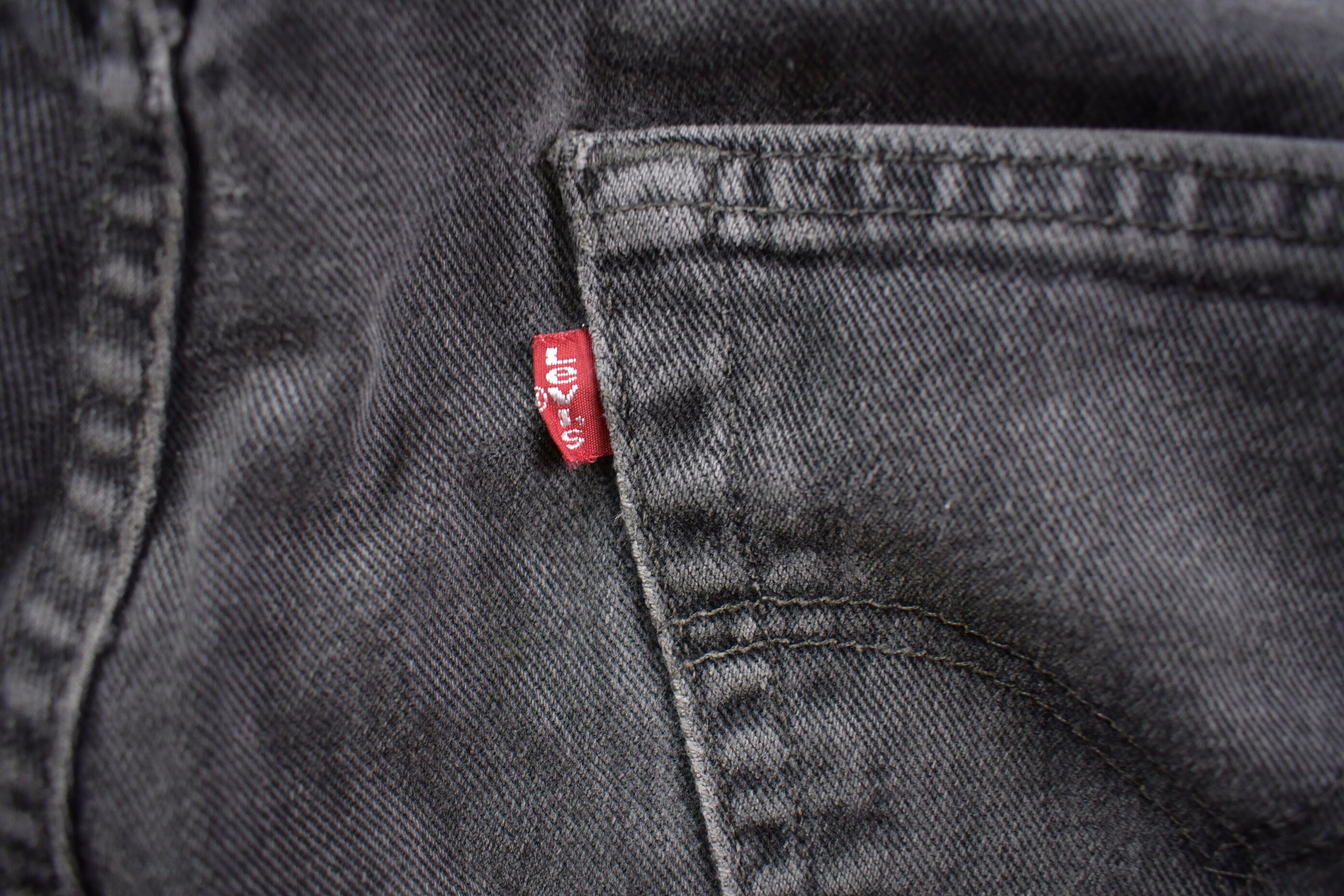 Vintage 1990s Levi's 505 Red Tab Denim Jeans Size 34 x 32