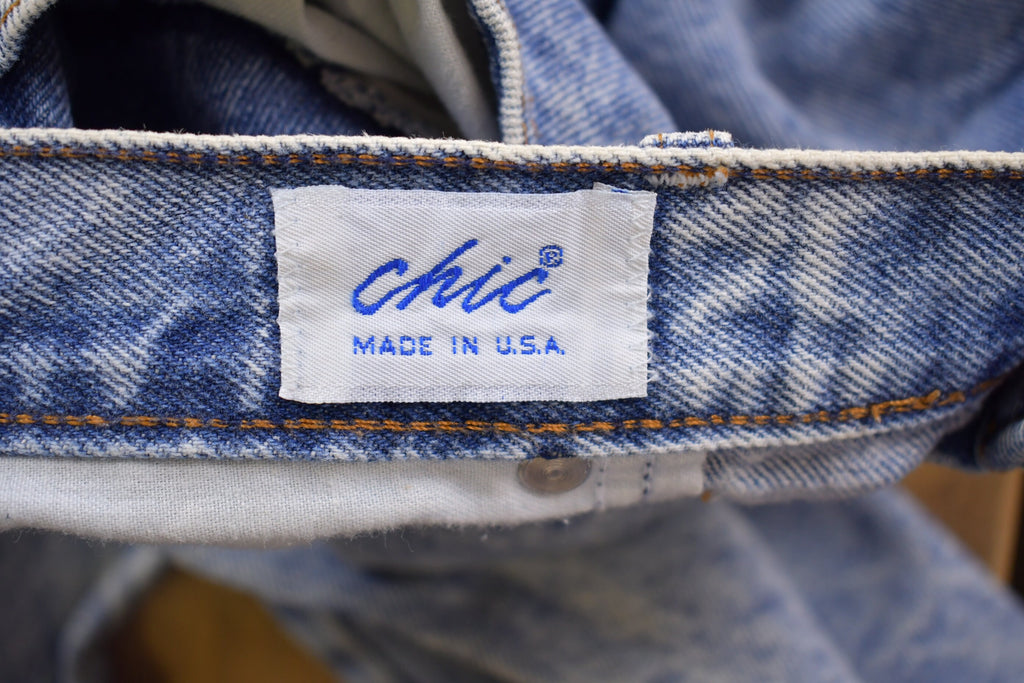 Vintage 1990's Chic Light Wash Blue Jeans 31 x 28