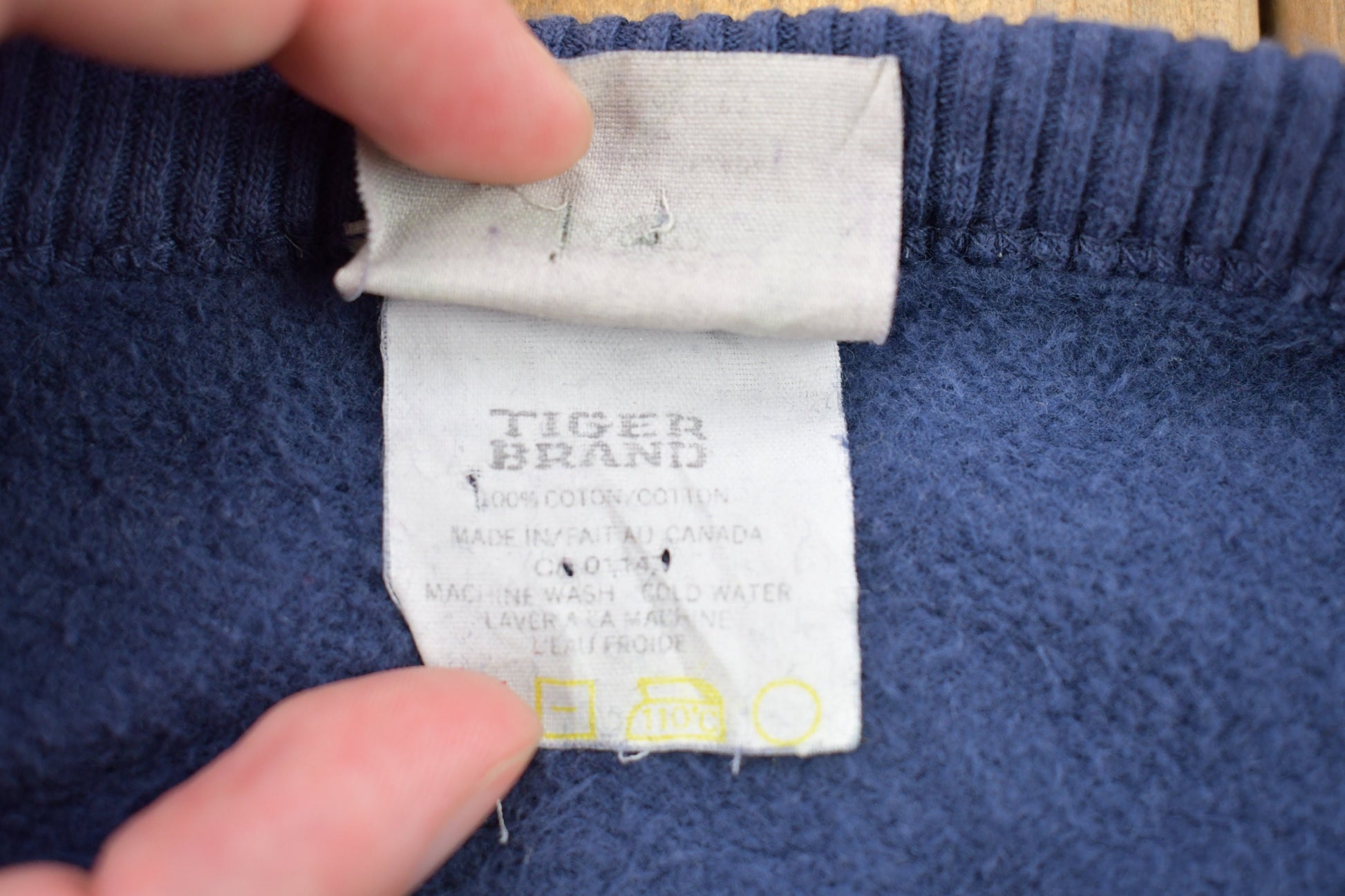 Vintage 1990s Blank Navy Blue Crewneck Sweatshirt