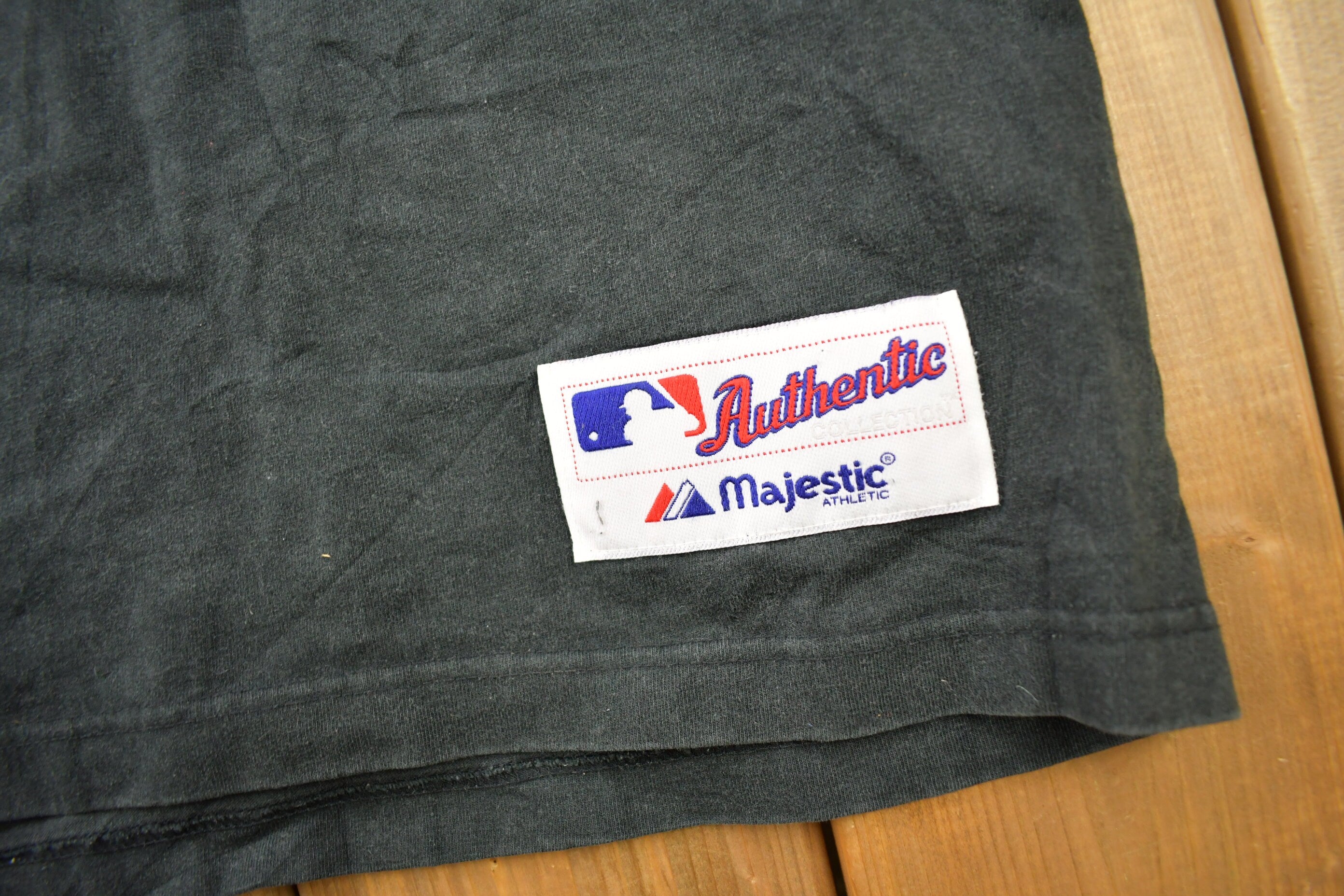 Vintage 2001 Pittsburgh Pirates MLB Graphic T-Shirt