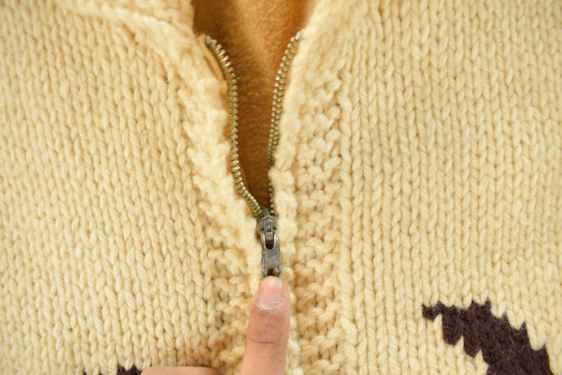 Vintage 1970s Hand-Knit Duck Birds Theme Wool Cowichan Sweater Men's Medium