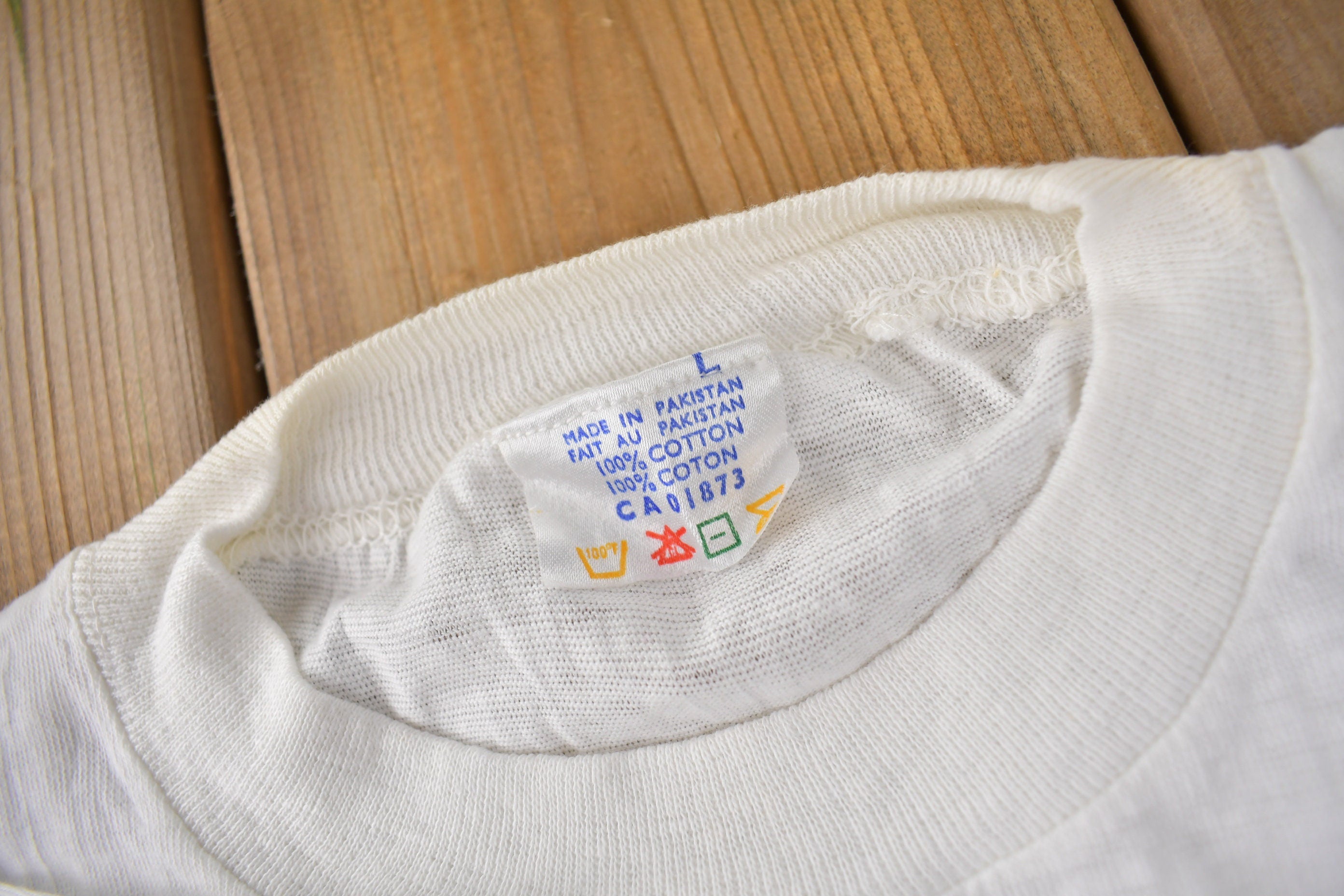 Vintage 1990s Single Stitch Blank White T Shirt Size Small