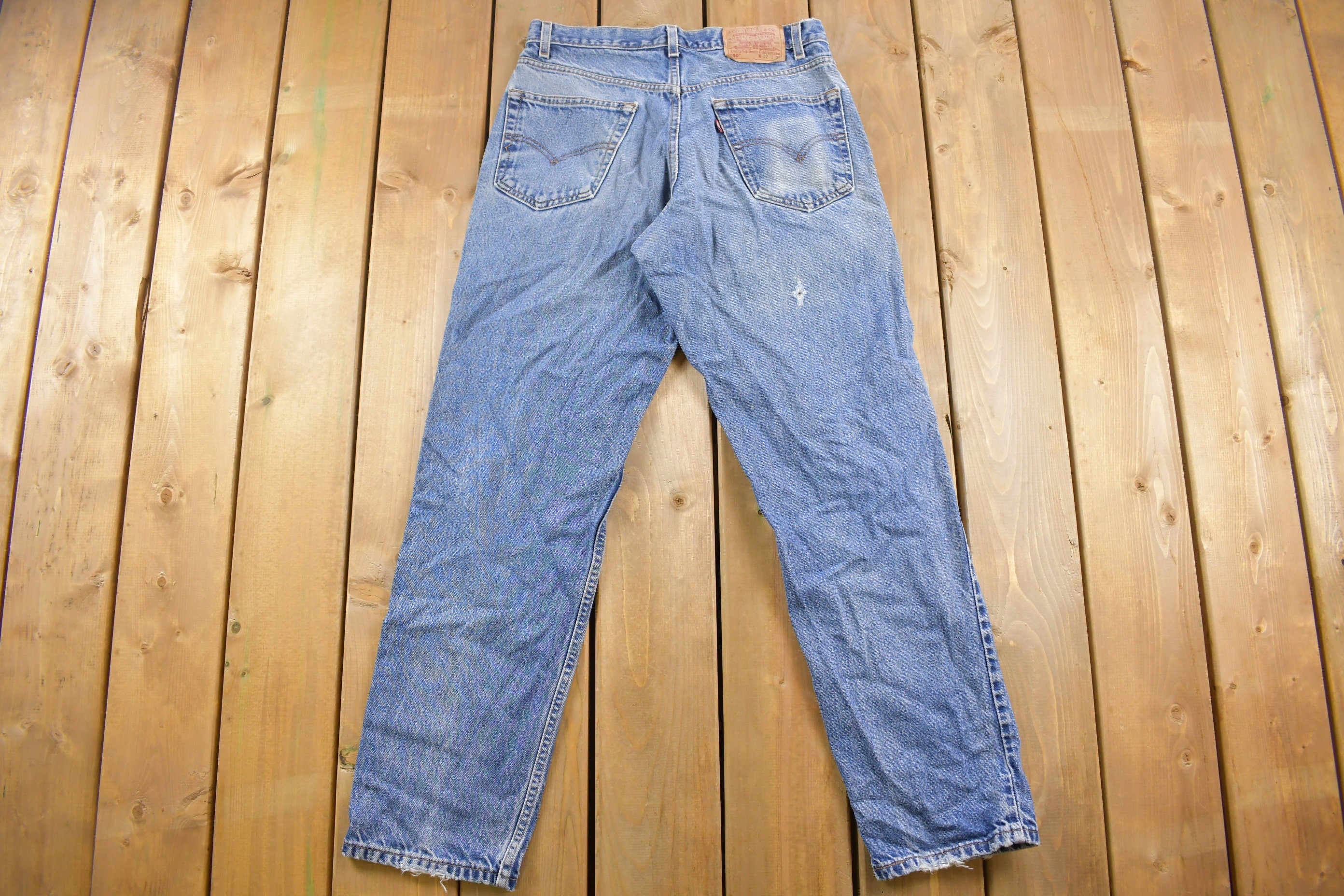 Vintage 1990s Levi's 550 Red Tab Denim Jeans Size 30 x 31