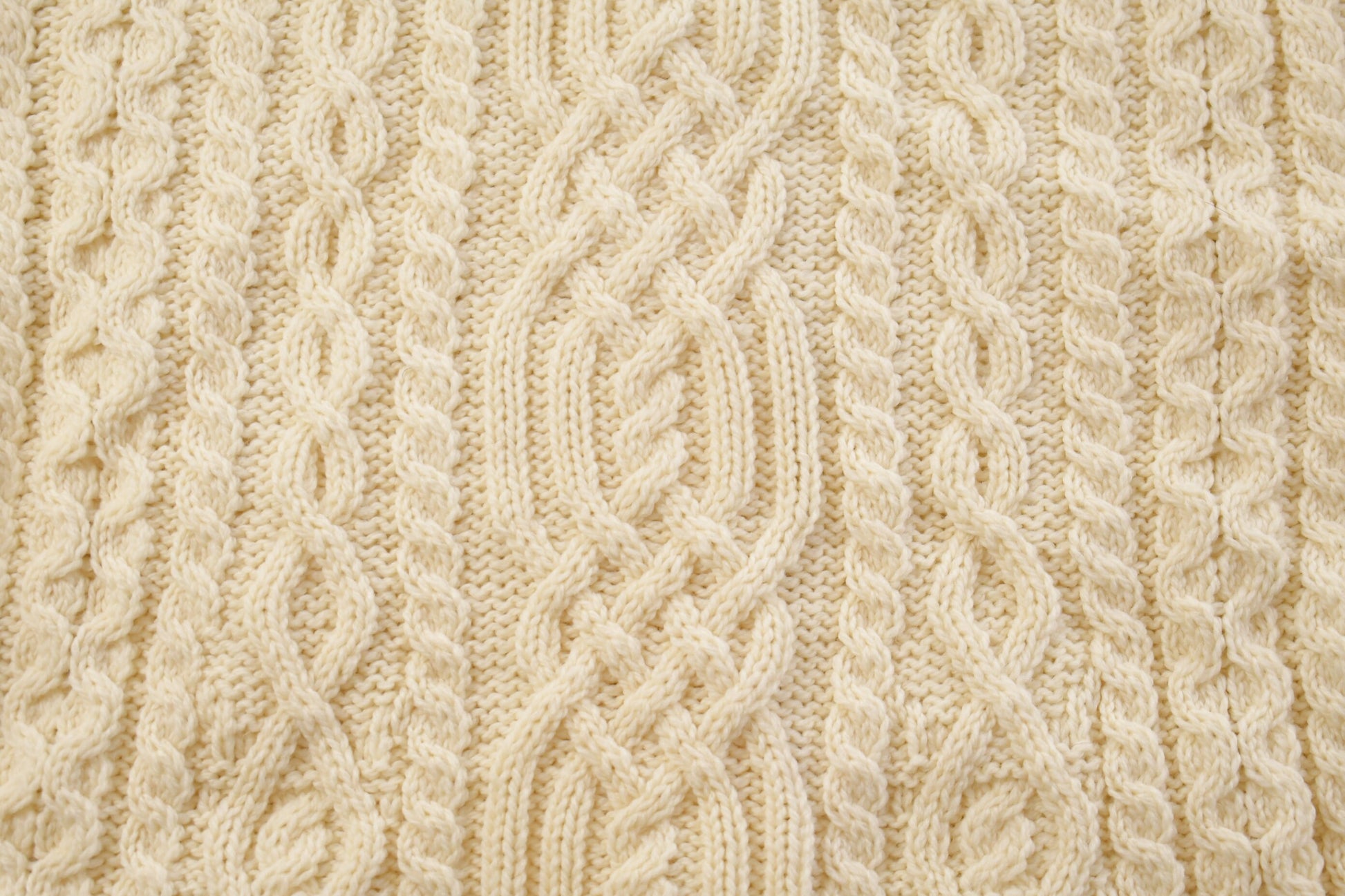 Vintage 1980s Aran Crafts 100% Wool 3D Cable Knit Cardigan Sweater