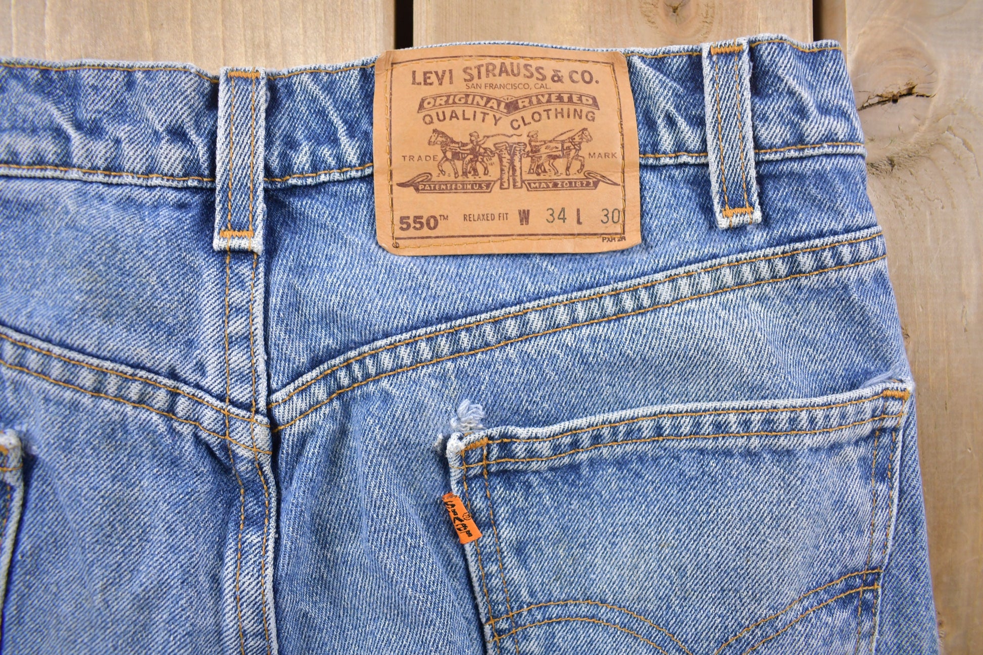 Vintage 1980s Levi's 550 Orange Tab Denim Jeans Size 31 x 30