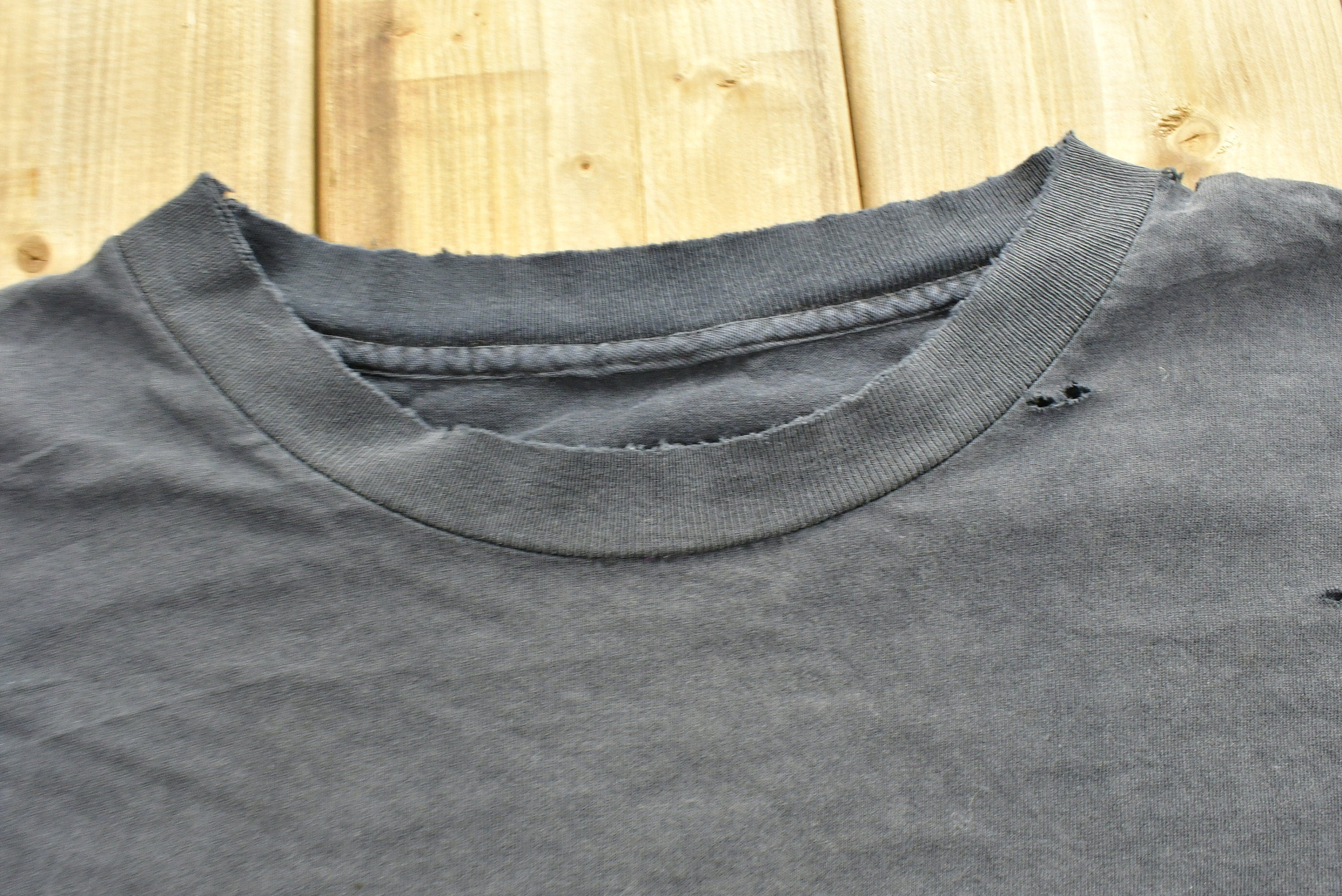 Vintage 90's 26Red Illegal Alien Skate T-Shirt