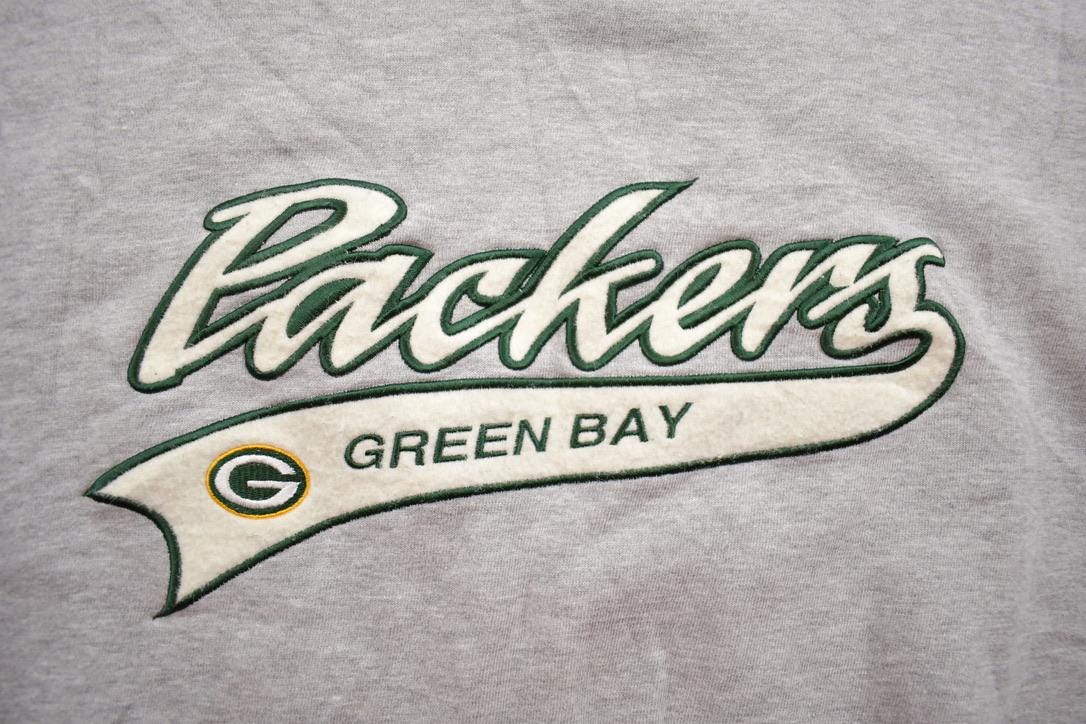 Vintage 1990s Green Bay Packers Embroidered NFL Football Crewneck Sweatshirt Made In USA