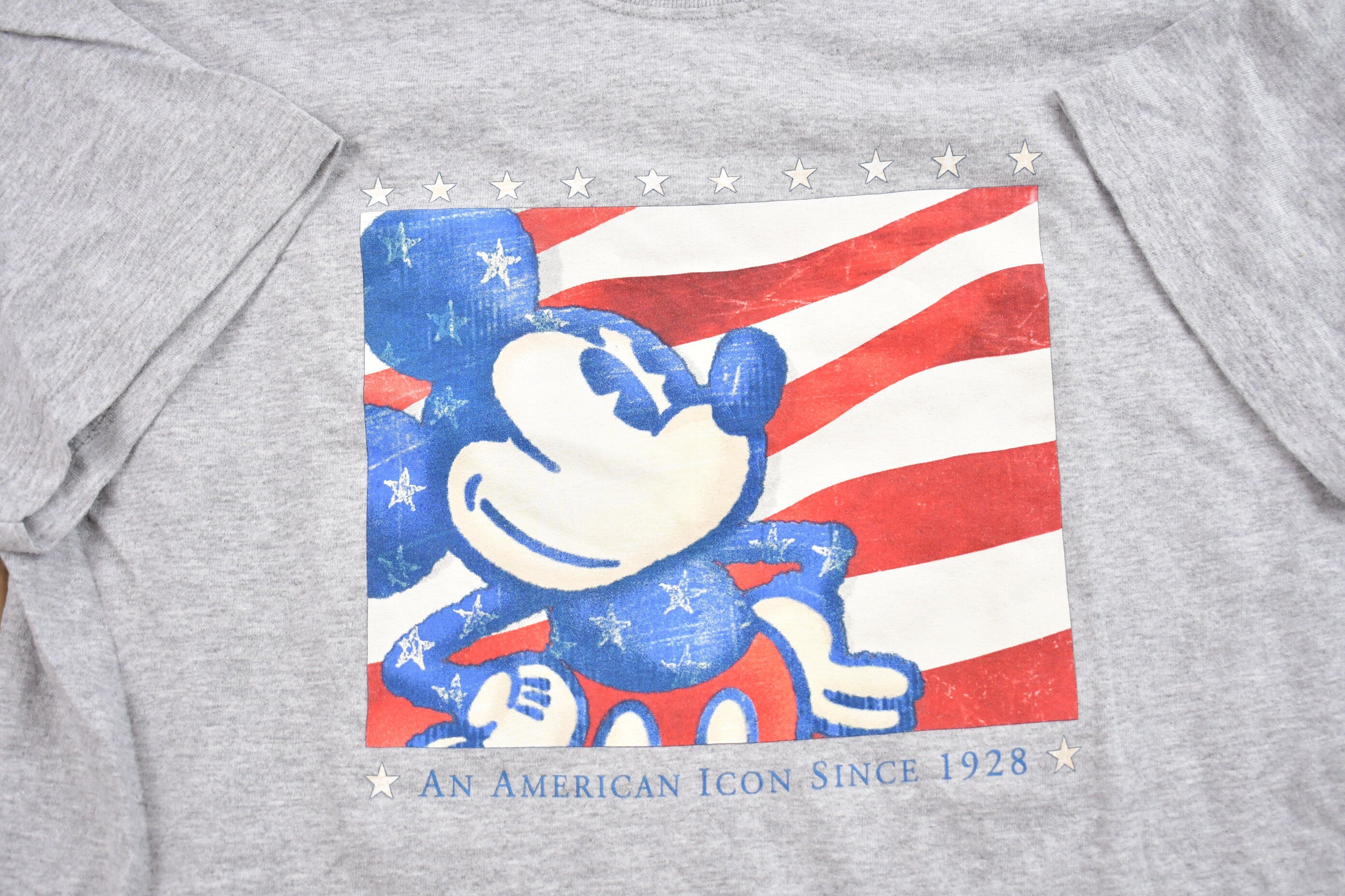 Vintage 1990s Mickey Mouse American Icon T-Shirt / Graphic / 80s / 90s / Streetwear / Retro Style / Single Stitch / Made In USA / 90s Disney