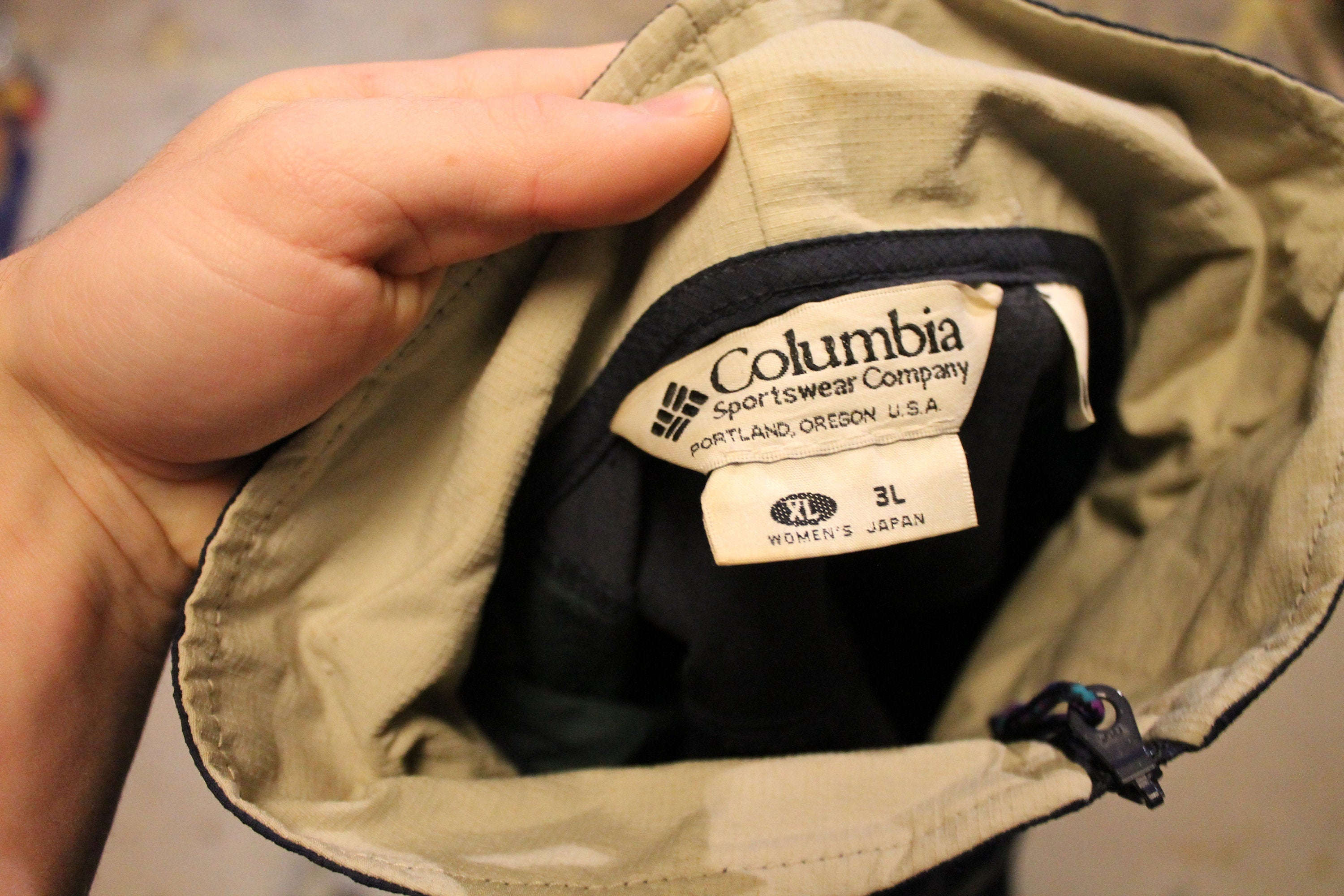 Vintage 1990s Columbia USA Half Zip Windbreaker