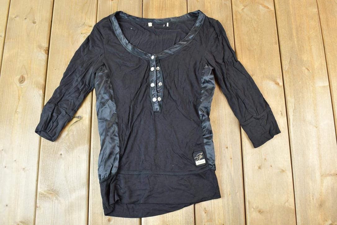 Women Vintage Fracomina Y2K T-Shirt / Vigoss Grunge Skull Print / Contrast Stitch / Internet Famous Clothing / Over Dyed / Y2K Bedazzled
