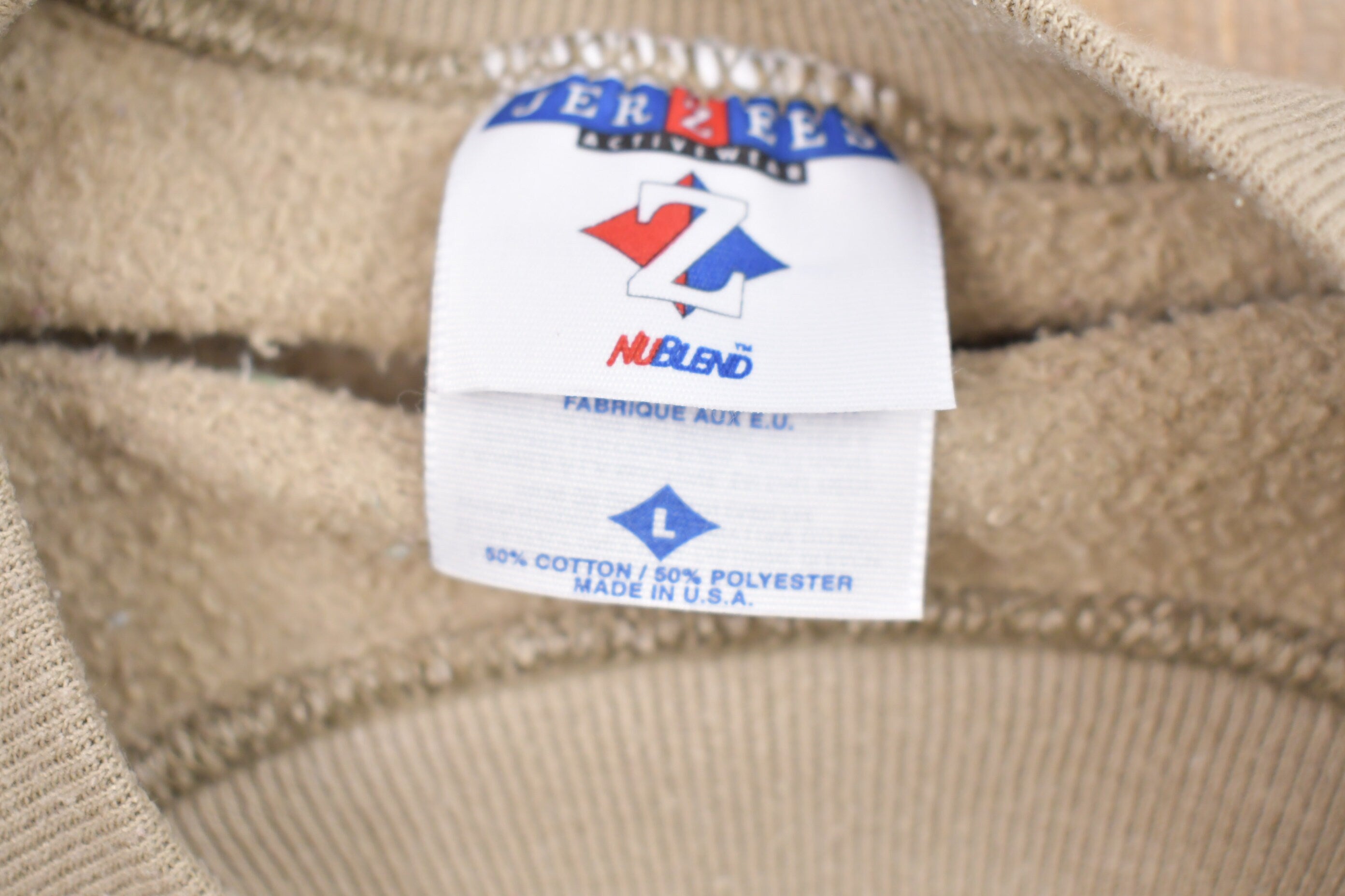 Vintage 1990s Embroidered Bird House Crewneck Sweatshirt