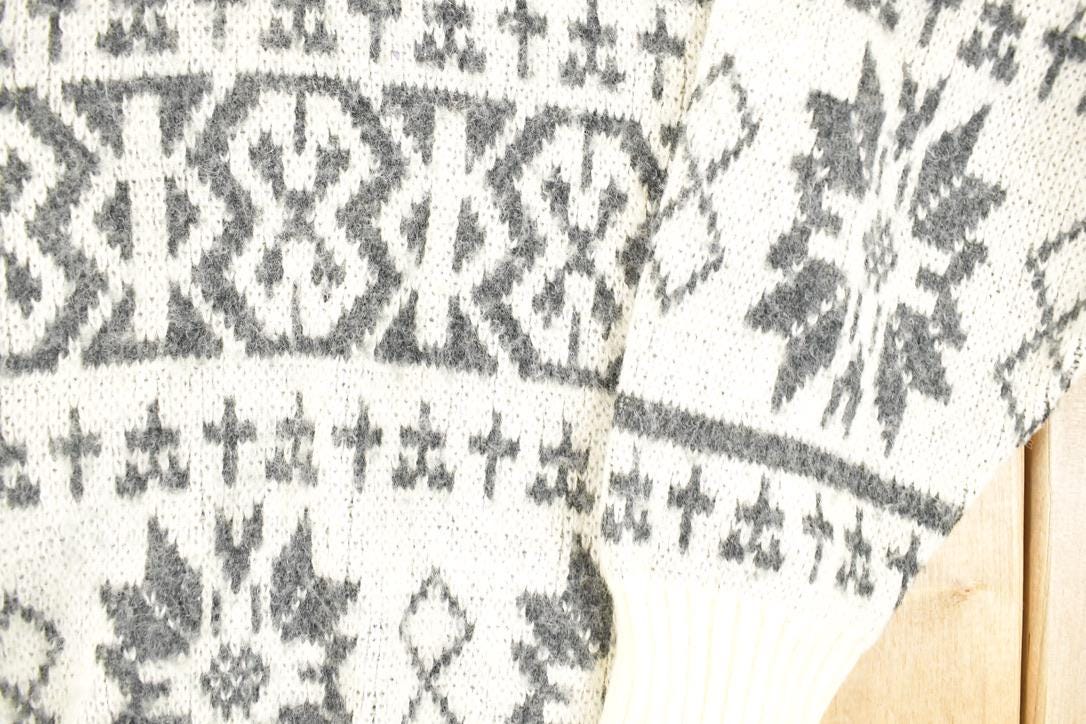 Vintage 1990s Neil Martin AOP Snowflake Design Knit Crewneck Sweater Mens L