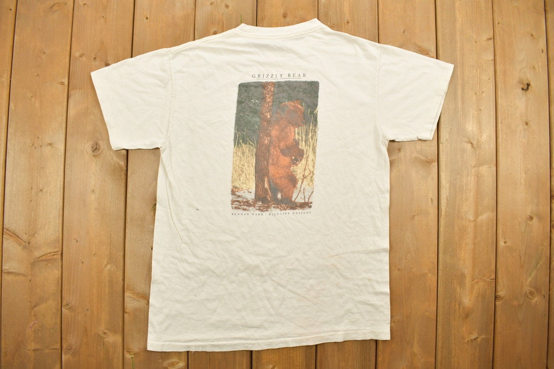 Vintage 1990s Kennan Ward Grizzly Bear Graphic T-Shirt